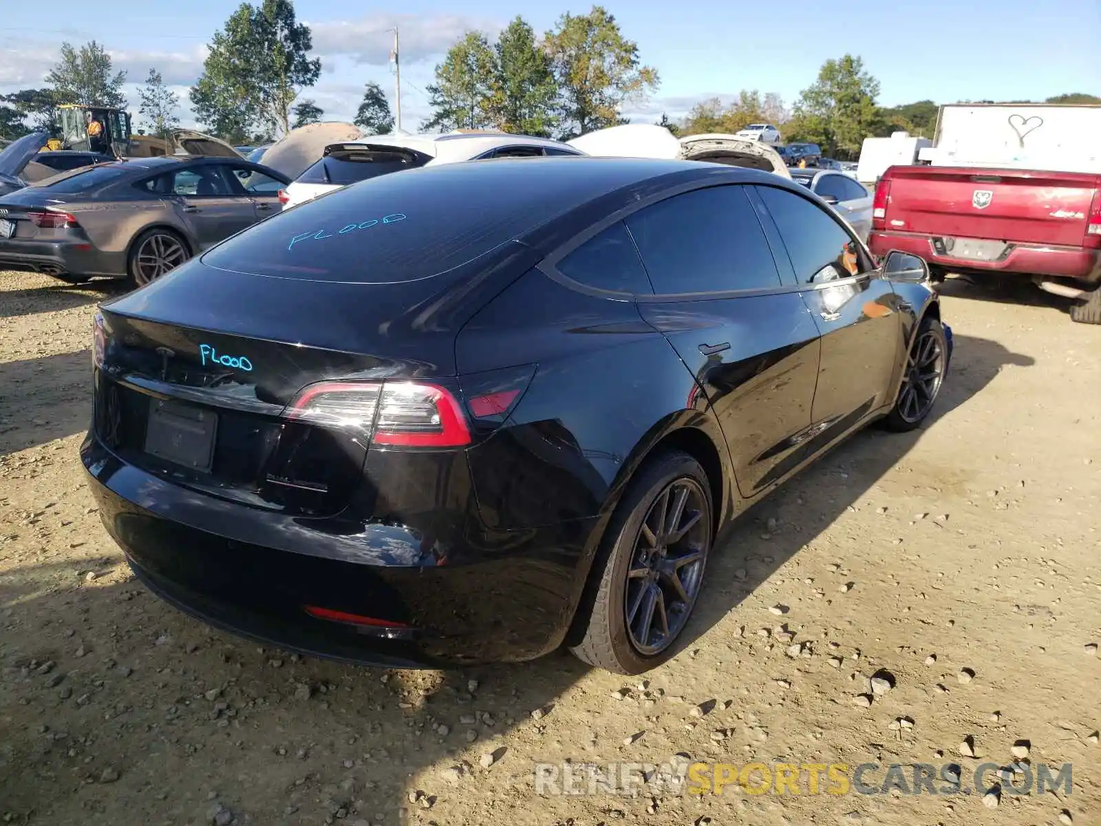 4 Фотография поврежденного автомобиля 5YJ3E1EB0KF385319 TESLA MODEL 3 2019