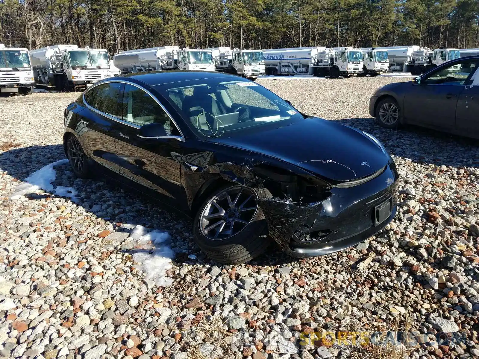 1 Photograph of a damaged car 5YJ3E1EB0KF385661 TESLA MODEL 3 2019