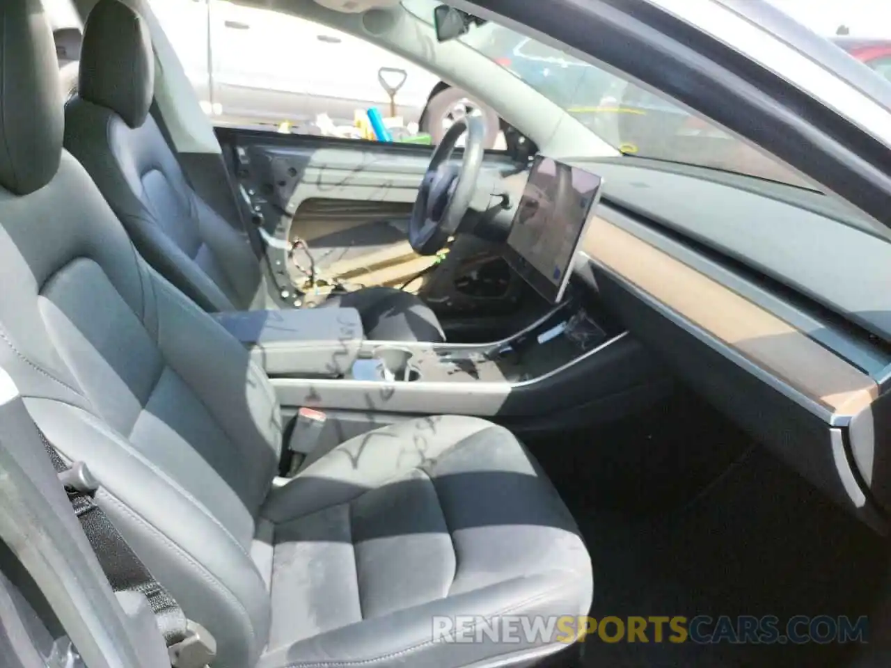 5 Photograph of a damaged car 5YJ3E1EB0KF389225 TESLA MODEL 3 2019