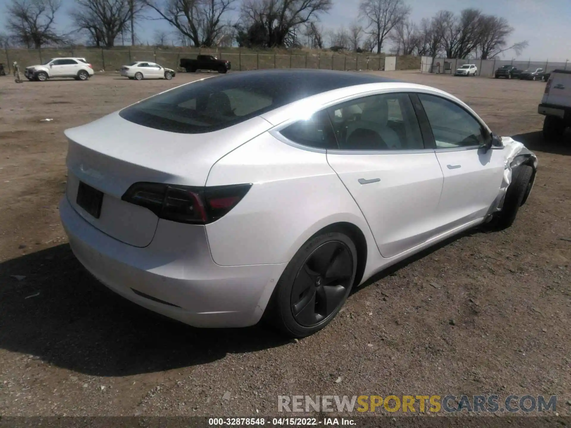 4 Фотография поврежденного автомобиля 5YJ3E1EB0KF391248 TESLA MODEL 3 2019