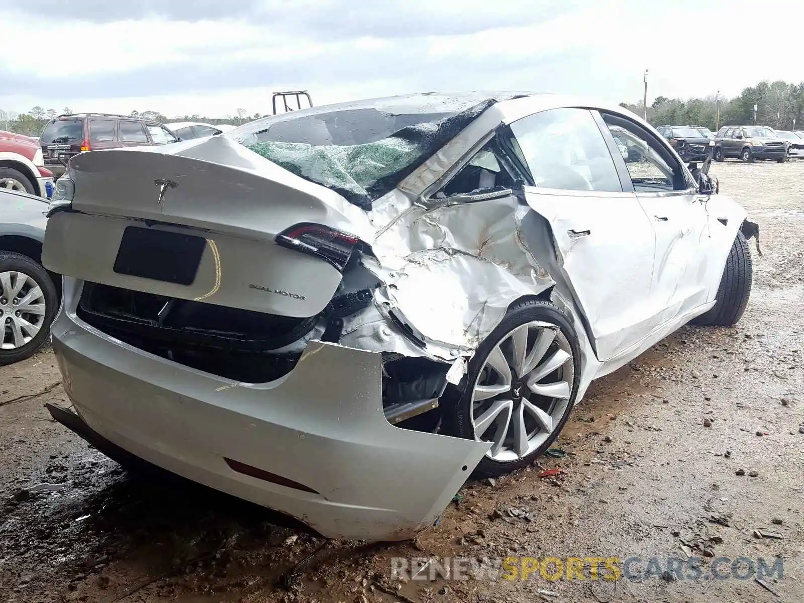 4 Photograph of a damaged car 5YJ3E1EB0KF392397 TESLA MODEL 3 2019