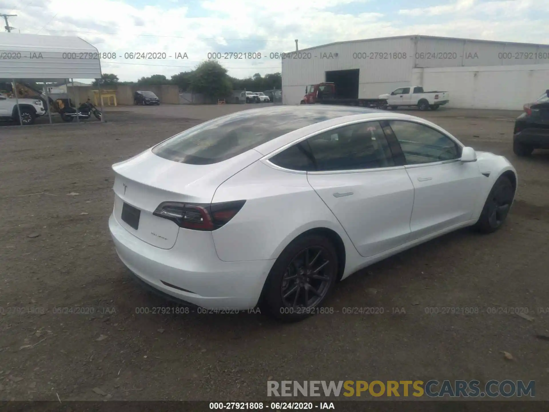 4 Фотография поврежденного автомобиля 5YJ3E1EB0KF493200 TESLA MODEL 3 2019