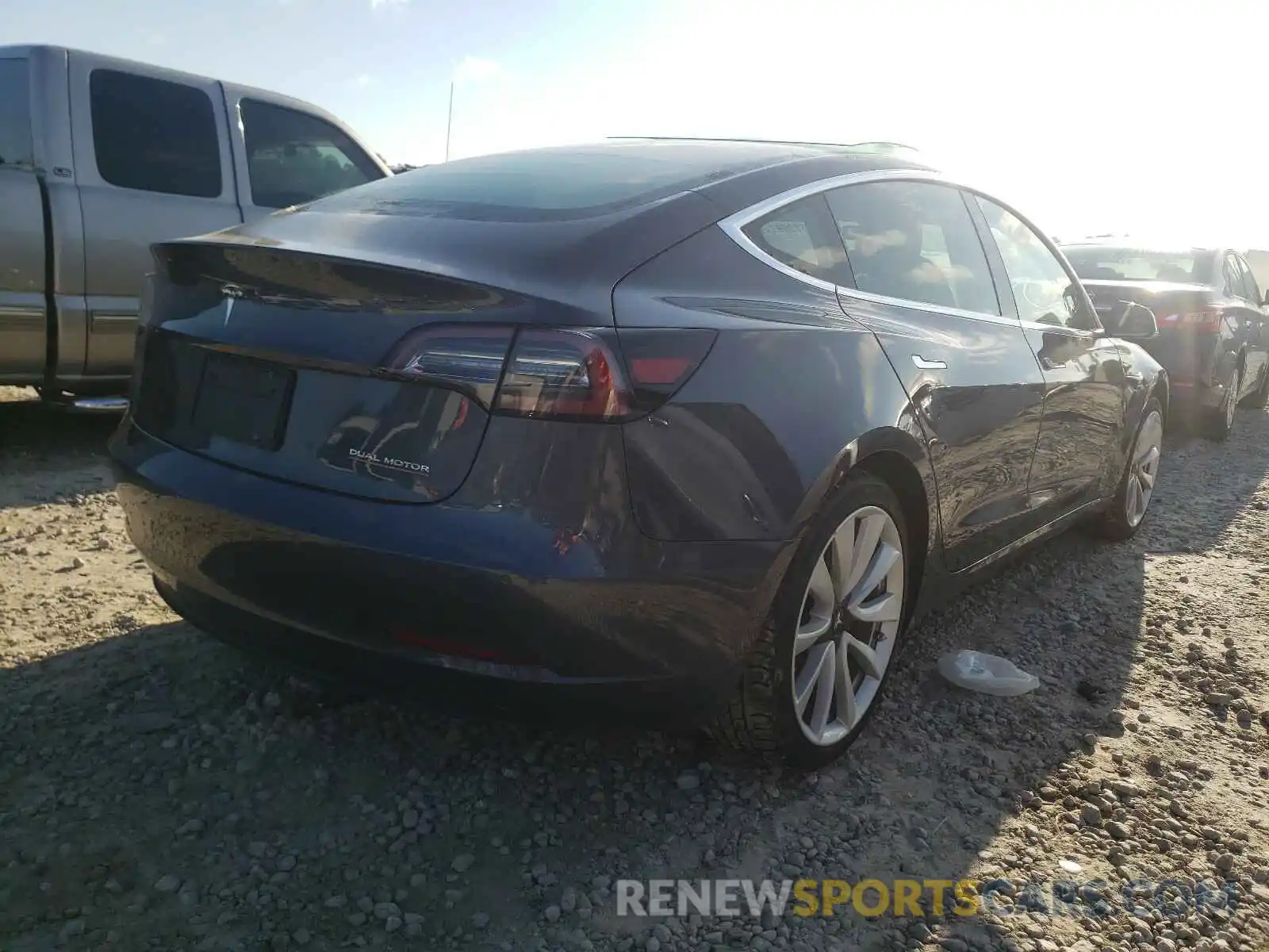 4 Фотография поврежденного автомобиля 5YJ3E1EB0KF529998 TESLA MODEL 3 2019