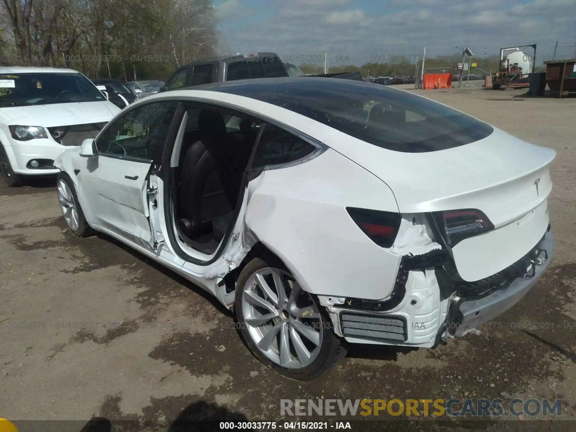 3 Photograph of a damaged car 5YJ3E1EB0KF530388 TESLA MODEL 3 2019