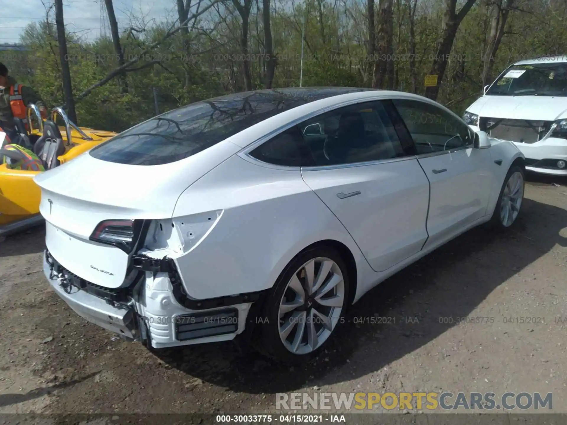 4 Фотография поврежденного автомобиля 5YJ3E1EB0KF530388 TESLA MODEL 3 2019