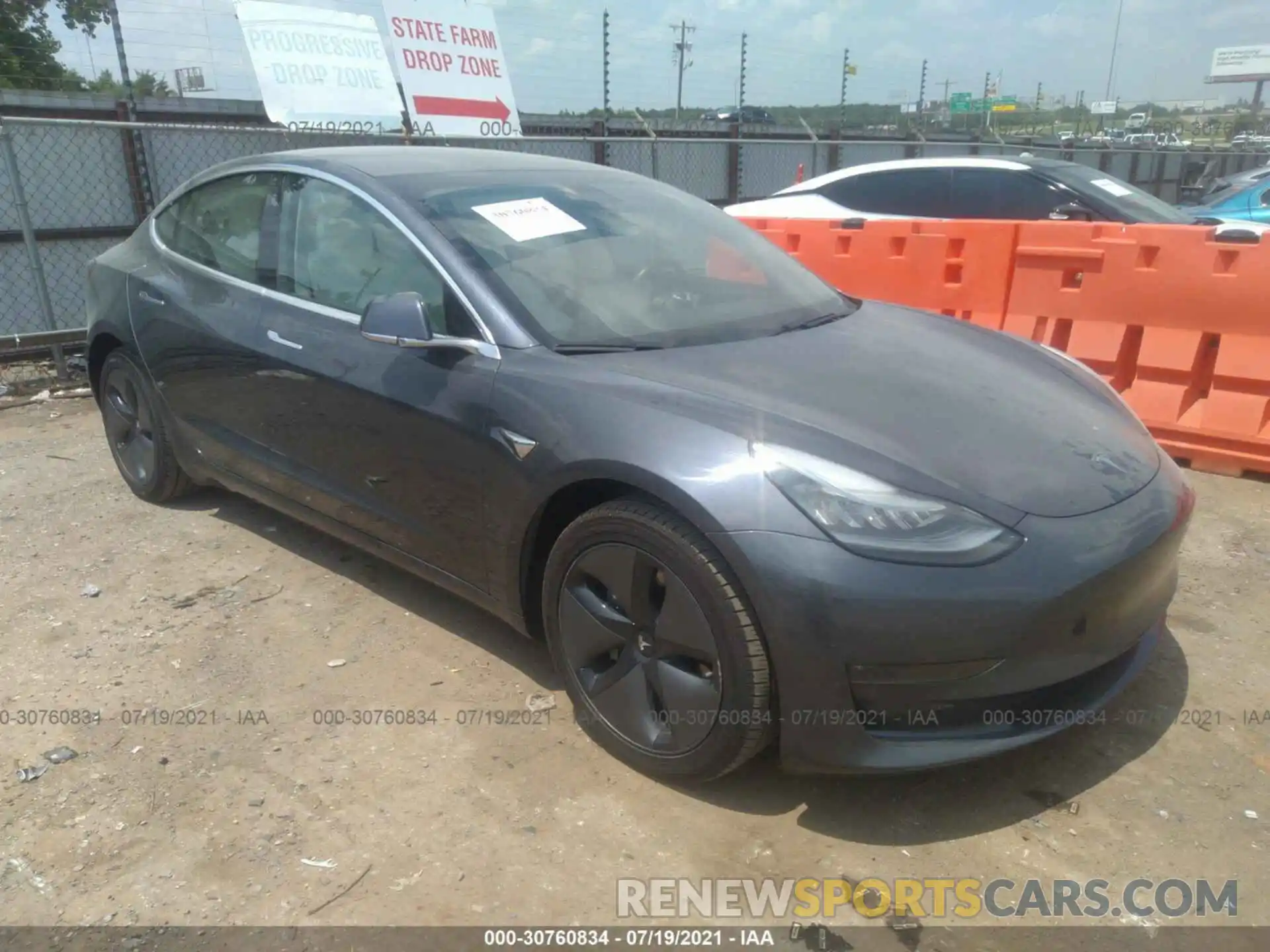 1 Photograph of a damaged car 5YJ3E1EB1KF195058 TESLA MODEL 3 2019