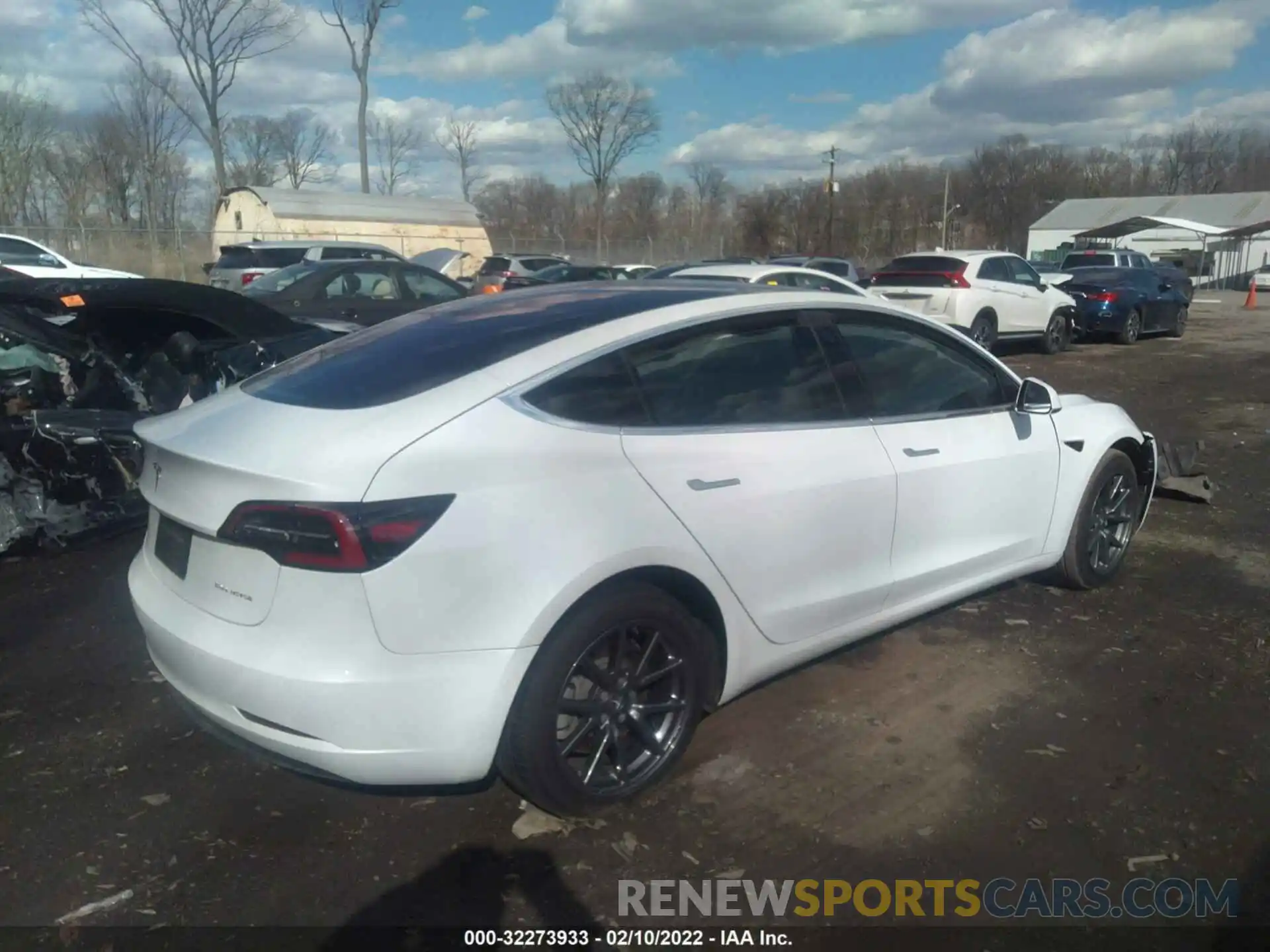 4 Photograph of a damaged car 5YJ3E1EB1KF199711 TESLA MODEL 3 2019