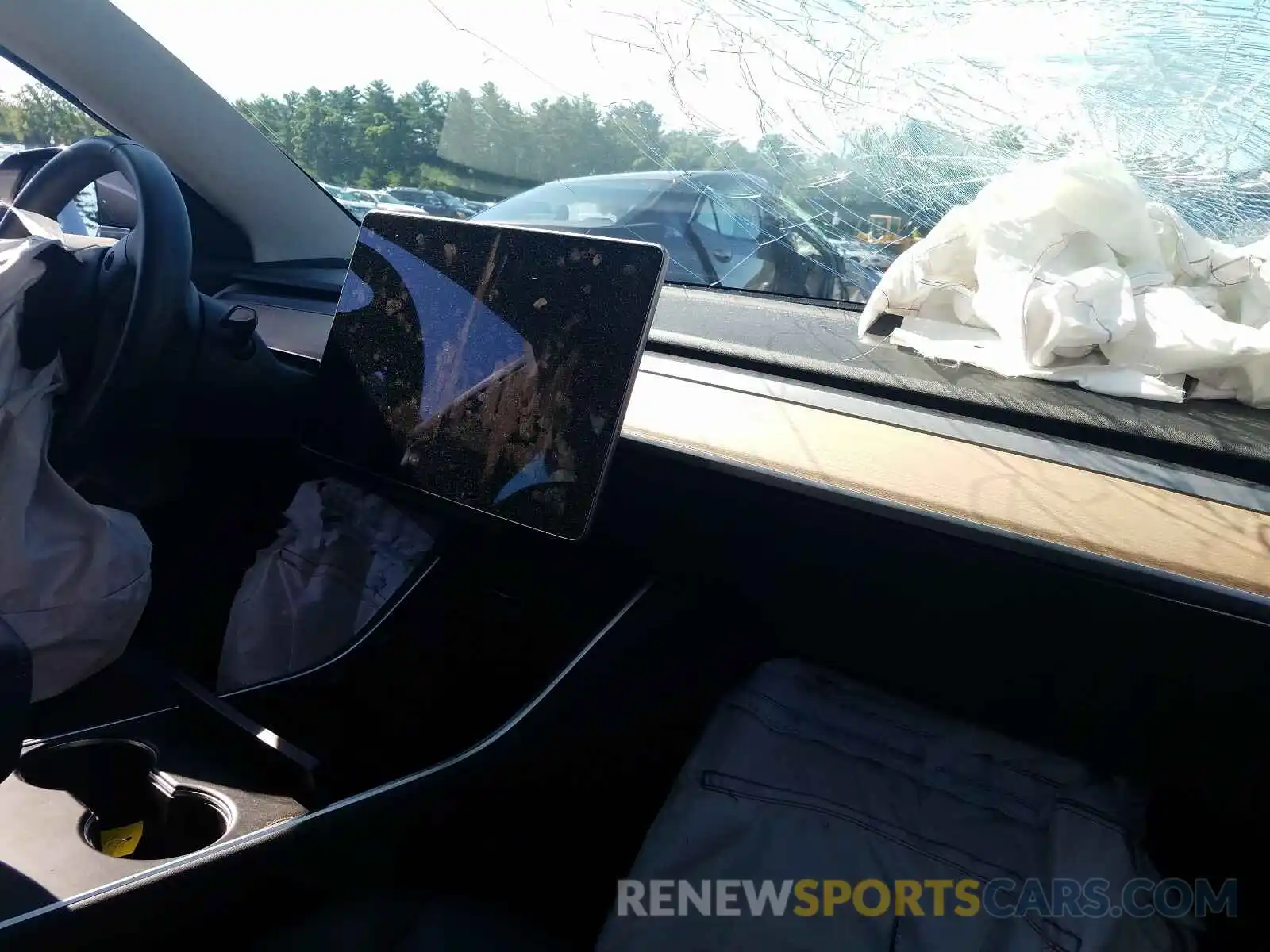 10 Photograph of a damaged car 5YJ3E1EB1KF205734 TESLA MODEL 3 2019