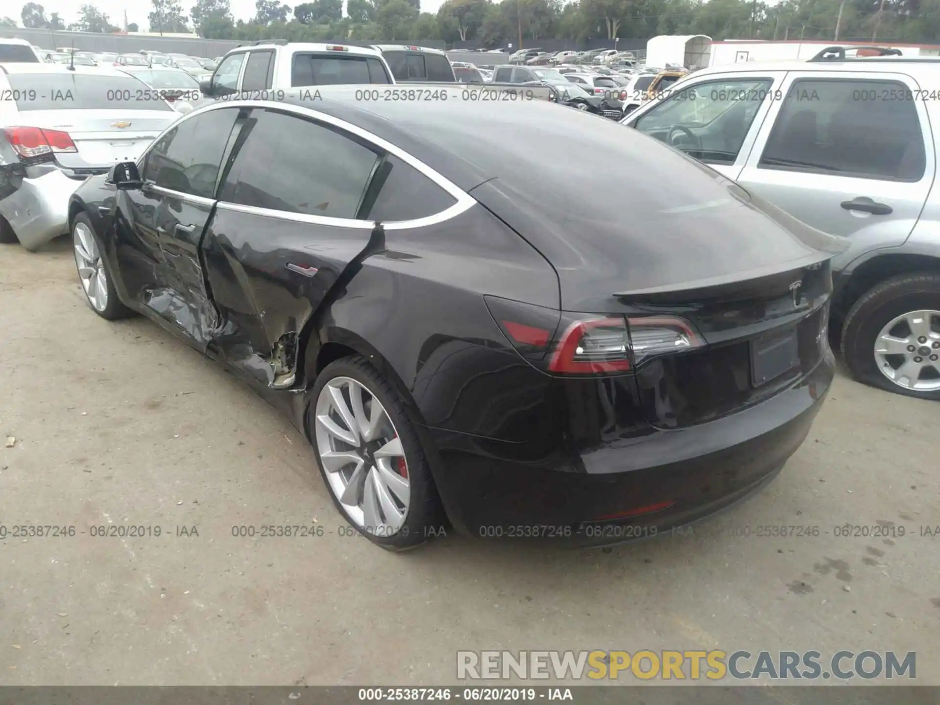 3 Photograph of a damaged car 5YJ3E1EB1KF231072 TESLA MODEL 3 2019