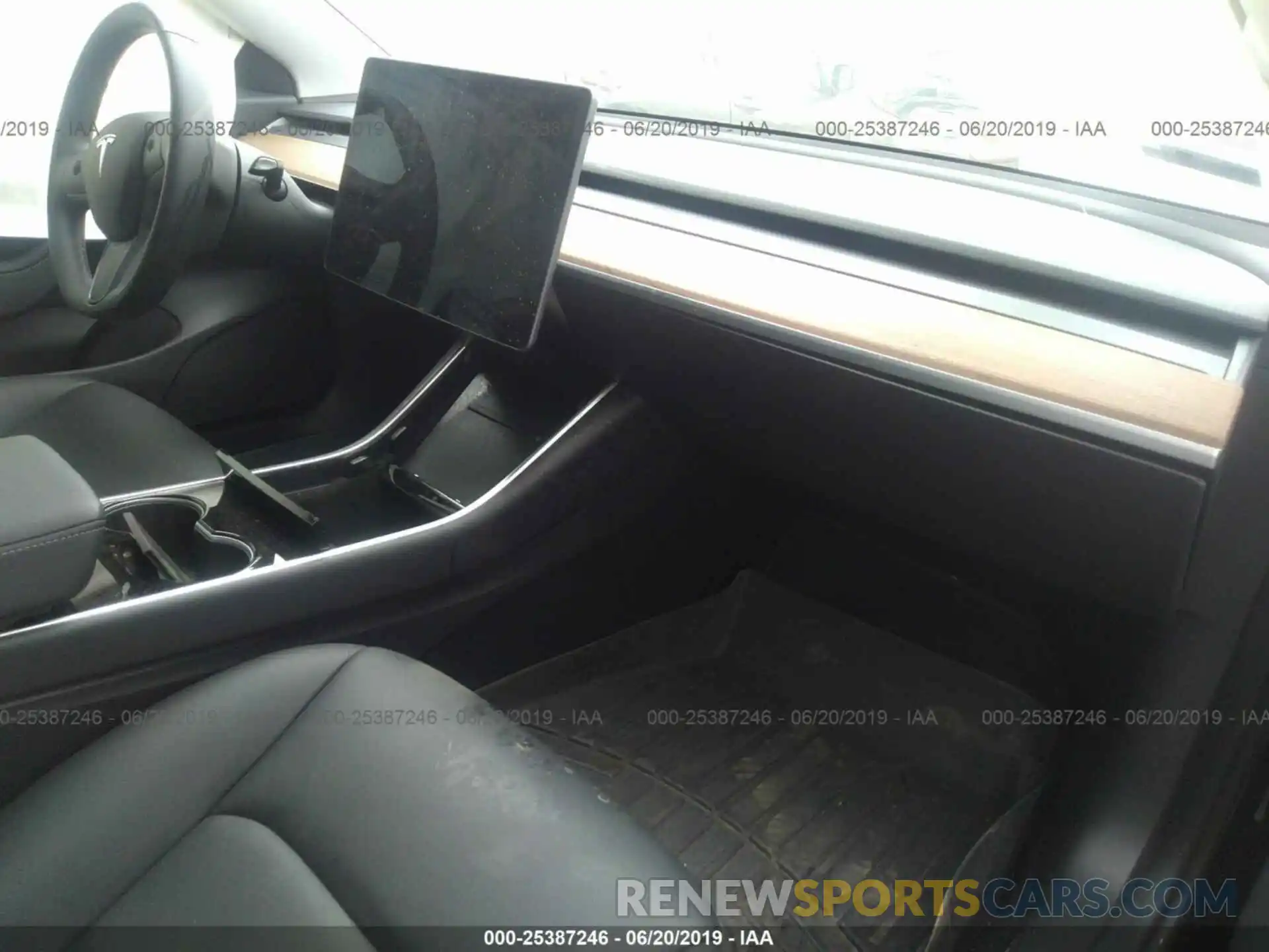 5 Photograph of a damaged car 5YJ3E1EB1KF231072 TESLA MODEL 3 2019