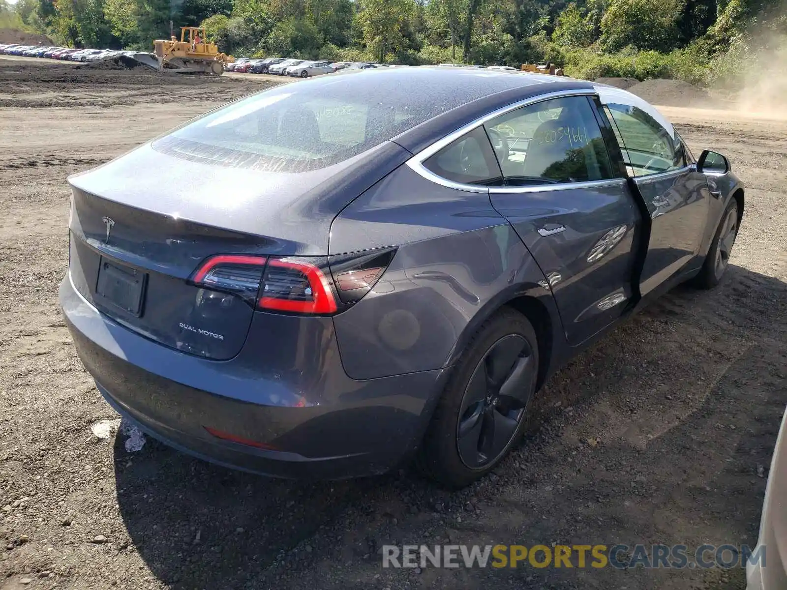 4 Фотография поврежденного автомобиля 5YJ3E1EB1KF386155 TESLA MODEL 3 2019