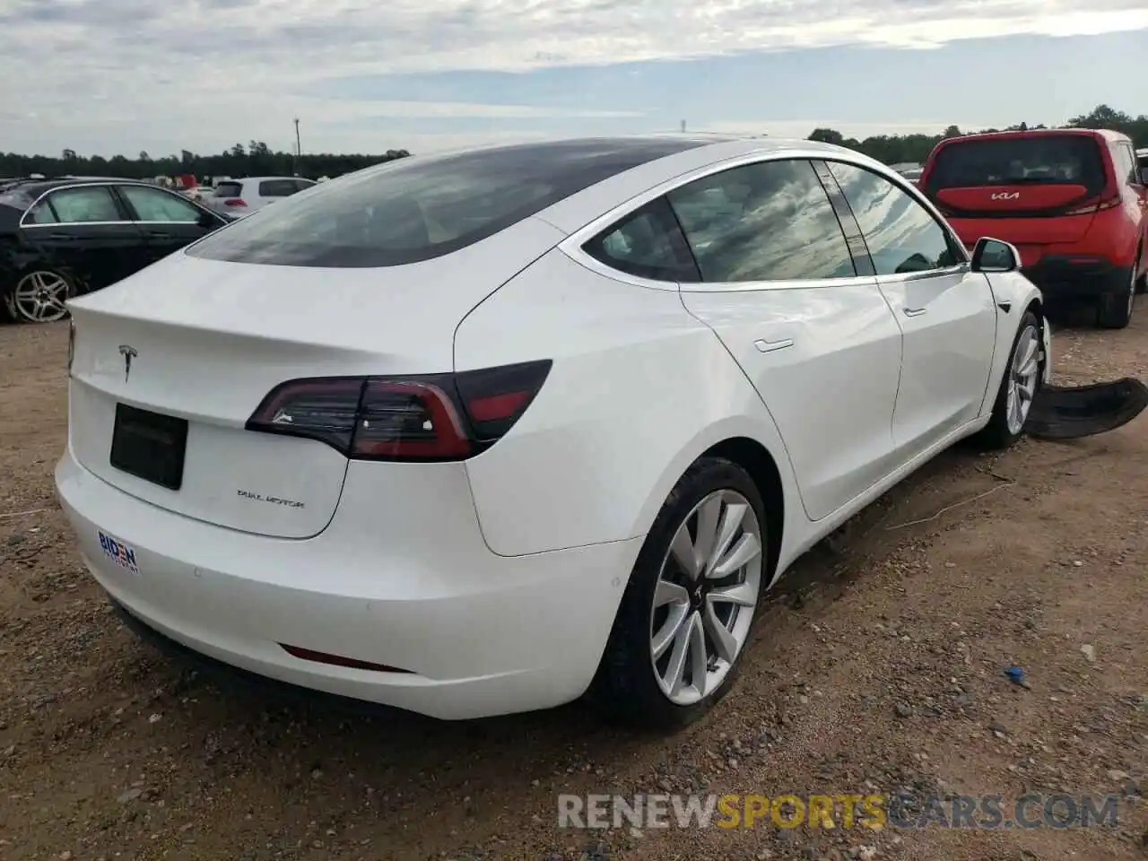 4 Photograph of a damaged car 5YJ3E1EB1KF390125 TESLA MODEL 3 2019