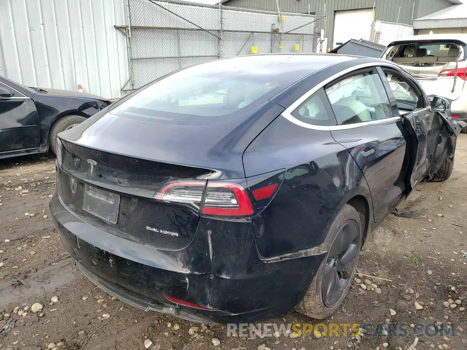 4 Фотография поврежденного автомобиля 5YJ3E1EB1KF421292 TESLA MODEL 3 2019