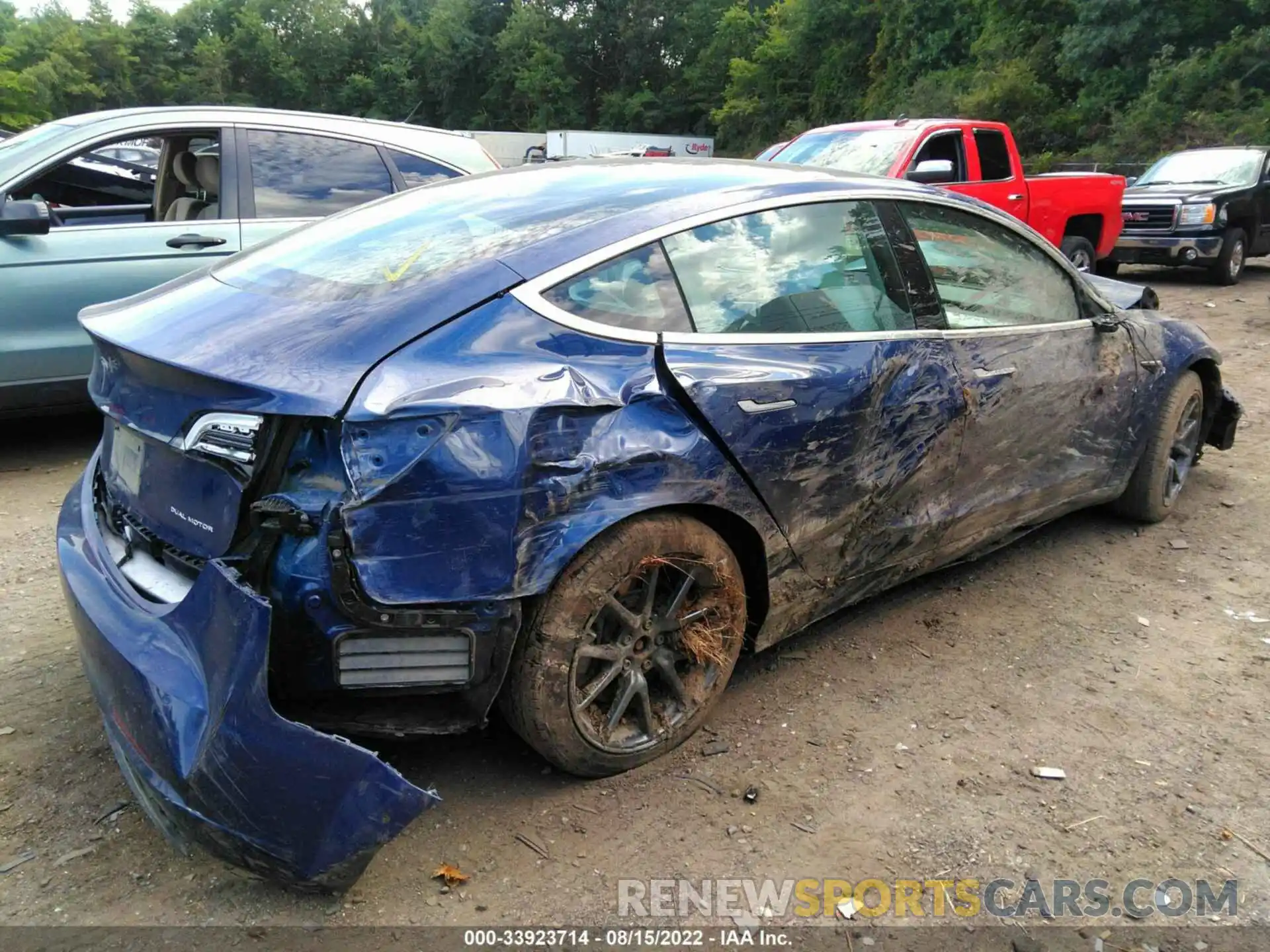 4 Photograph of a damaged car 5YJ3E1EB1KF421504 TESLA MODEL 3 2019