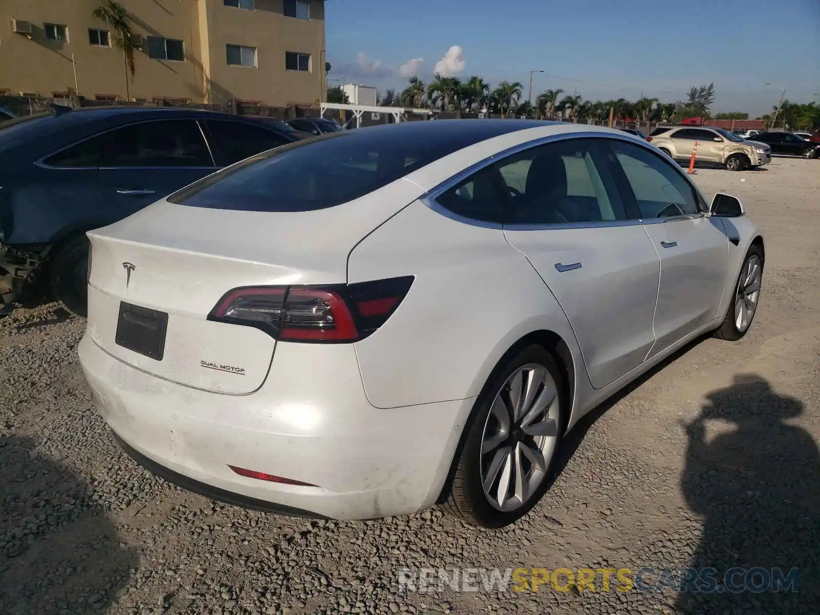 4 Photograph of a damaged car 5YJ3E1EB1KF434138 TESLA MODEL 3 2019