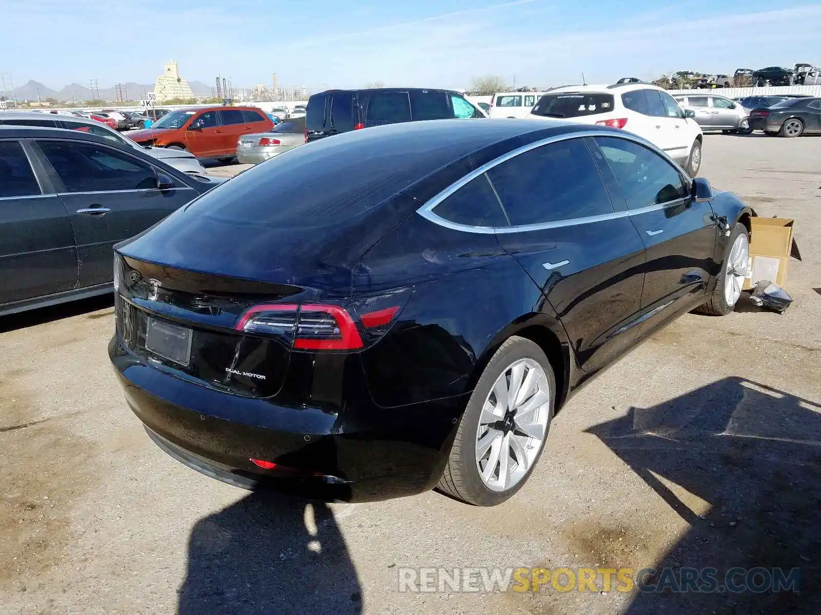 4 Фотография поврежденного автомобиля 5YJ3E1EB1KF453353 TESLA MODEL 3 2019