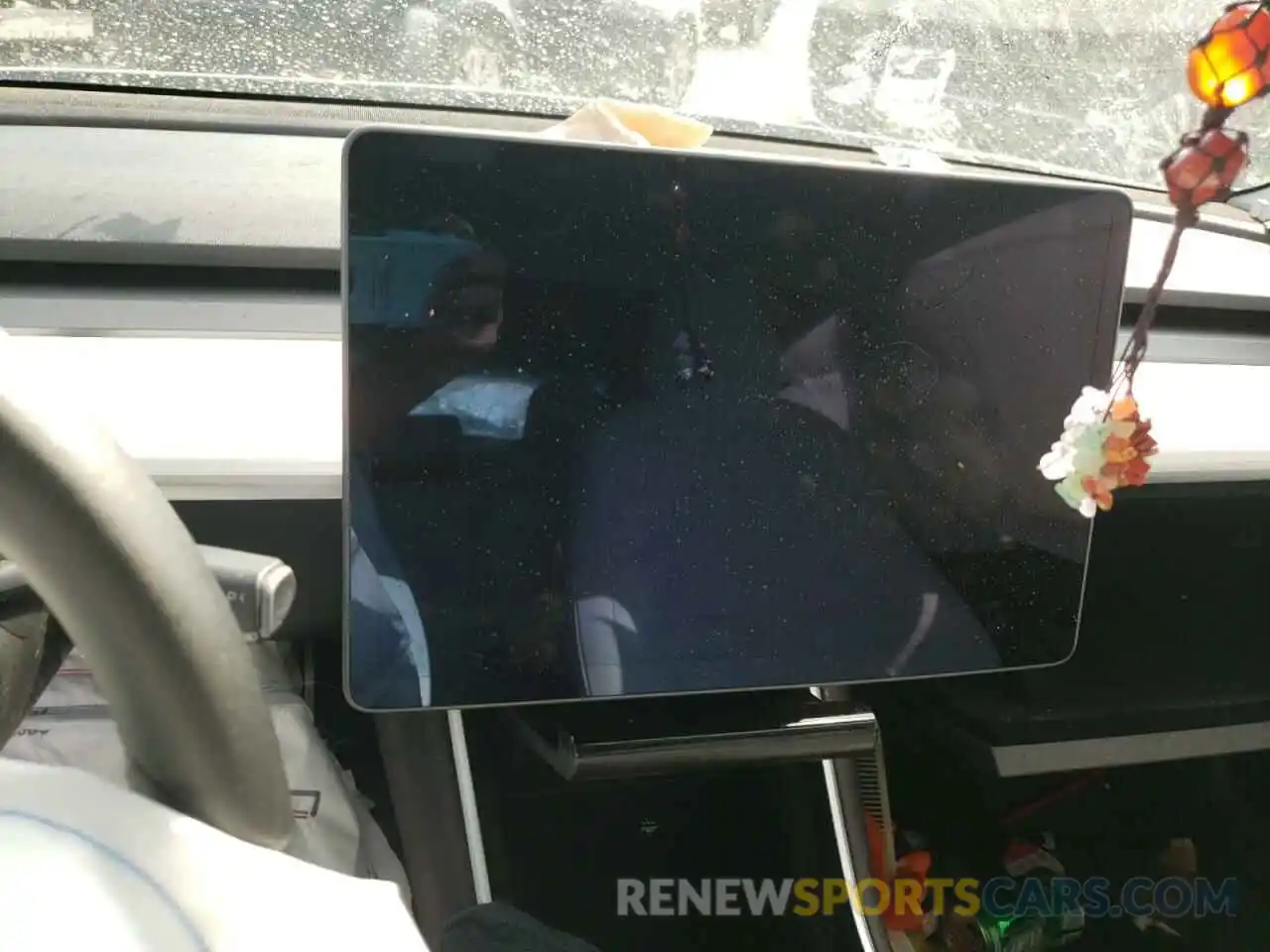 8 Photograph of a damaged car 5YJ3E1EB1KF487485 TESLA MODEL 3 2019