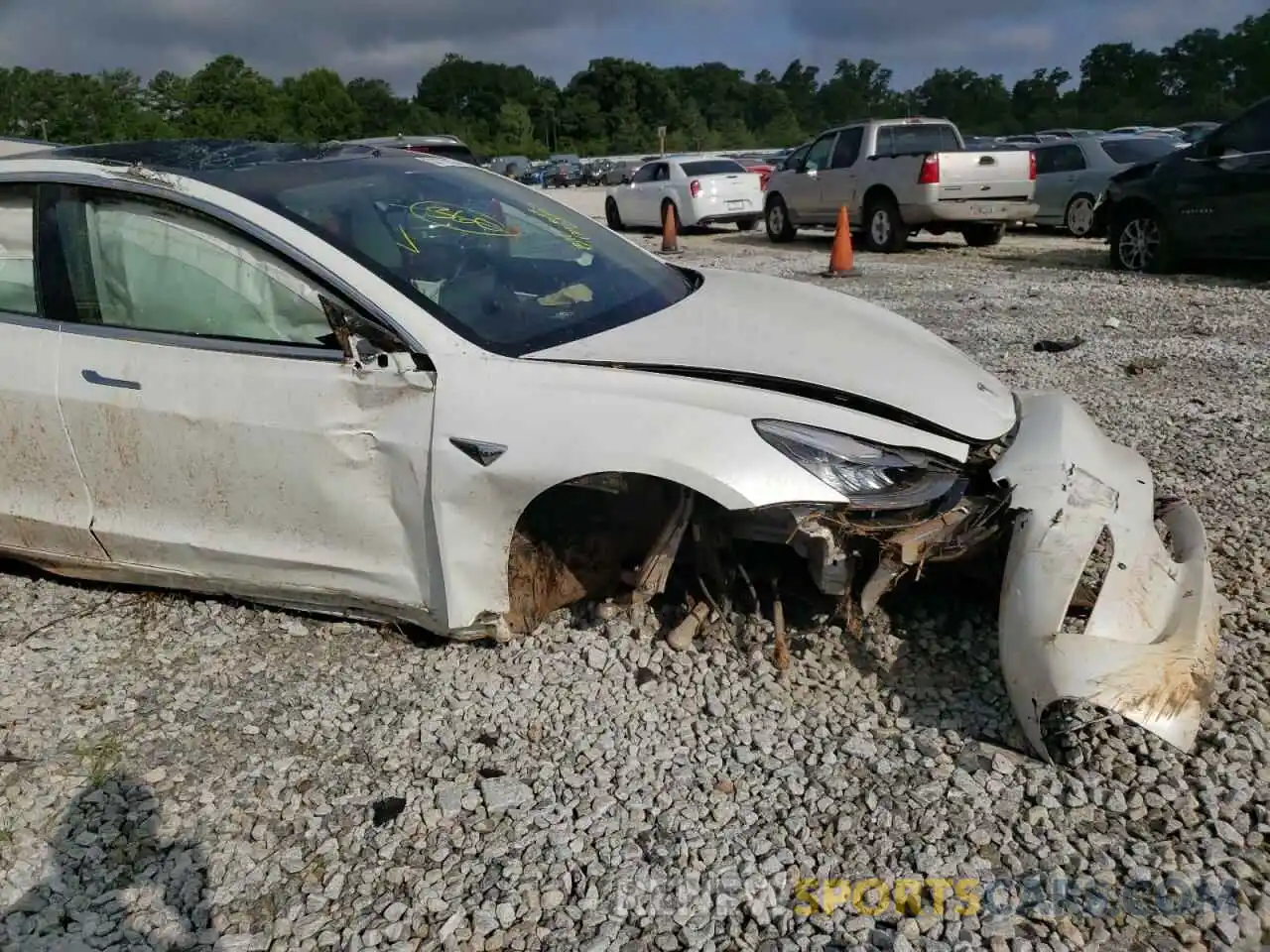 9 Photograph of a damaged car 5YJ3E1EB1KF487485 TESLA MODEL 3 2019