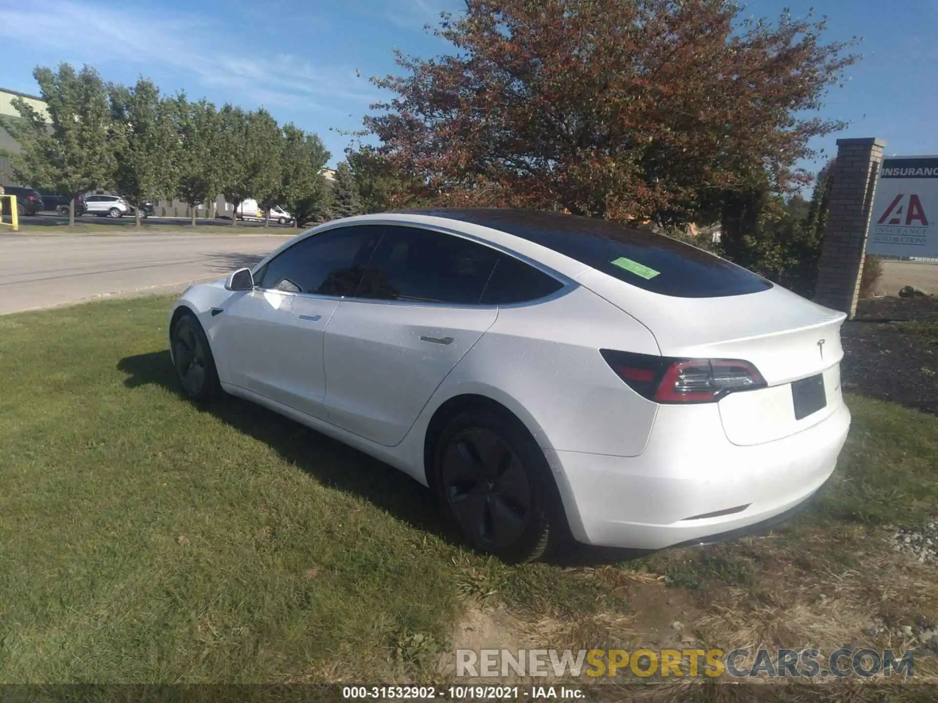 3 Photograph of a damaged car 5YJ3E1EB1KF493237 TESLA MODEL 3 2019