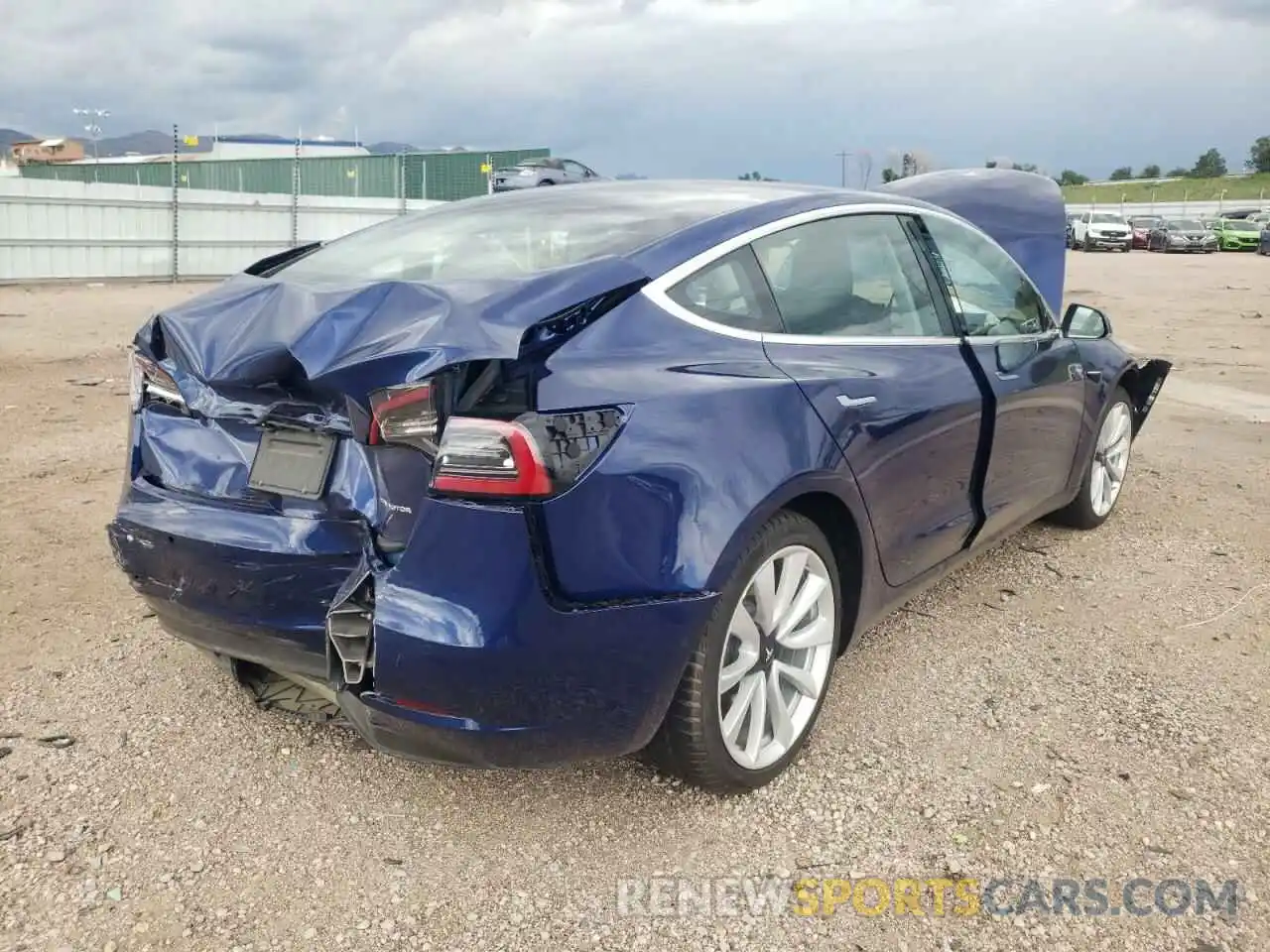 4 Фотография поврежденного автомобиля 5YJ3E1EB1KF497840 TESLA MODEL 3 2019