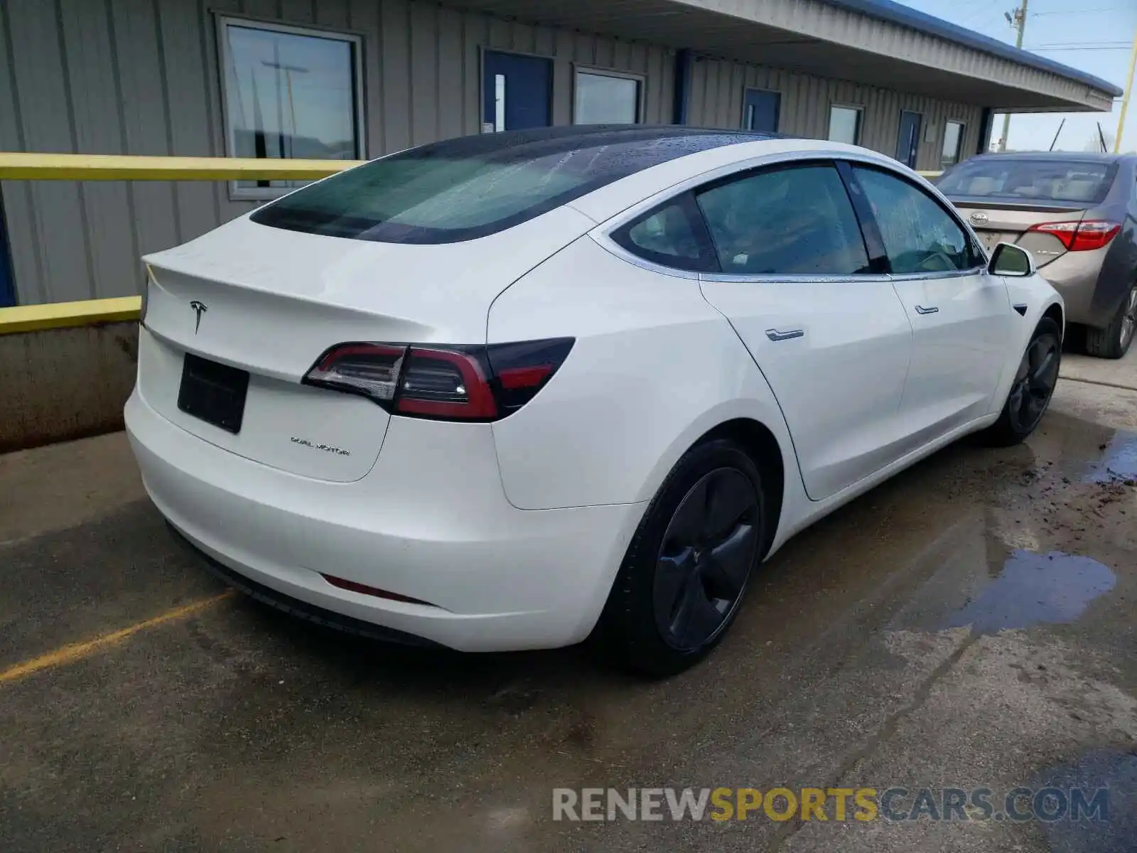 4 Photograph of a damaged car 5YJ3E1EB1KF513129 TESLA MODEL 3 2019