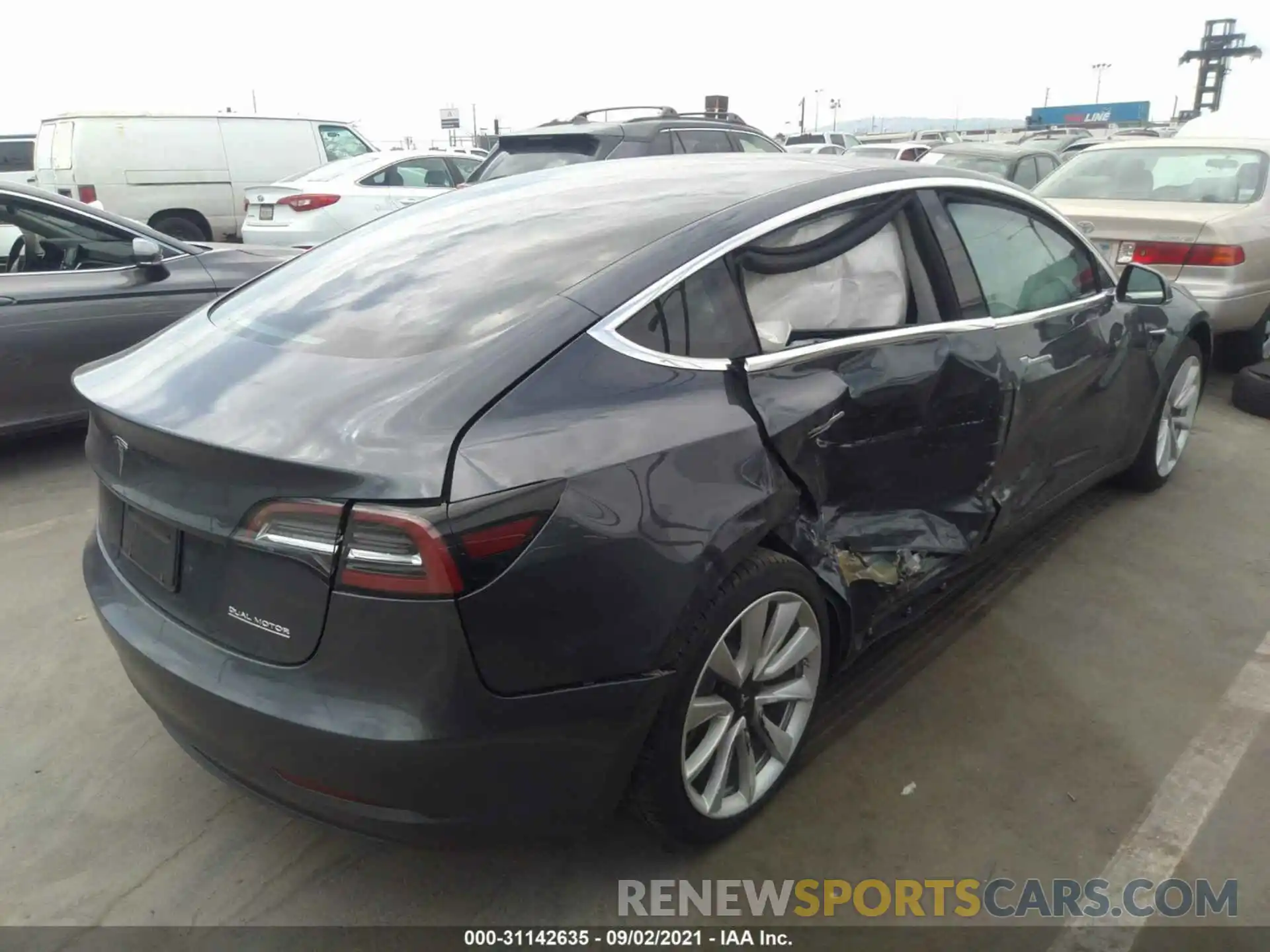 4 Фотография поврежденного автомобиля 5YJ3E1EB1KF529928 TESLA MODEL 3 2019