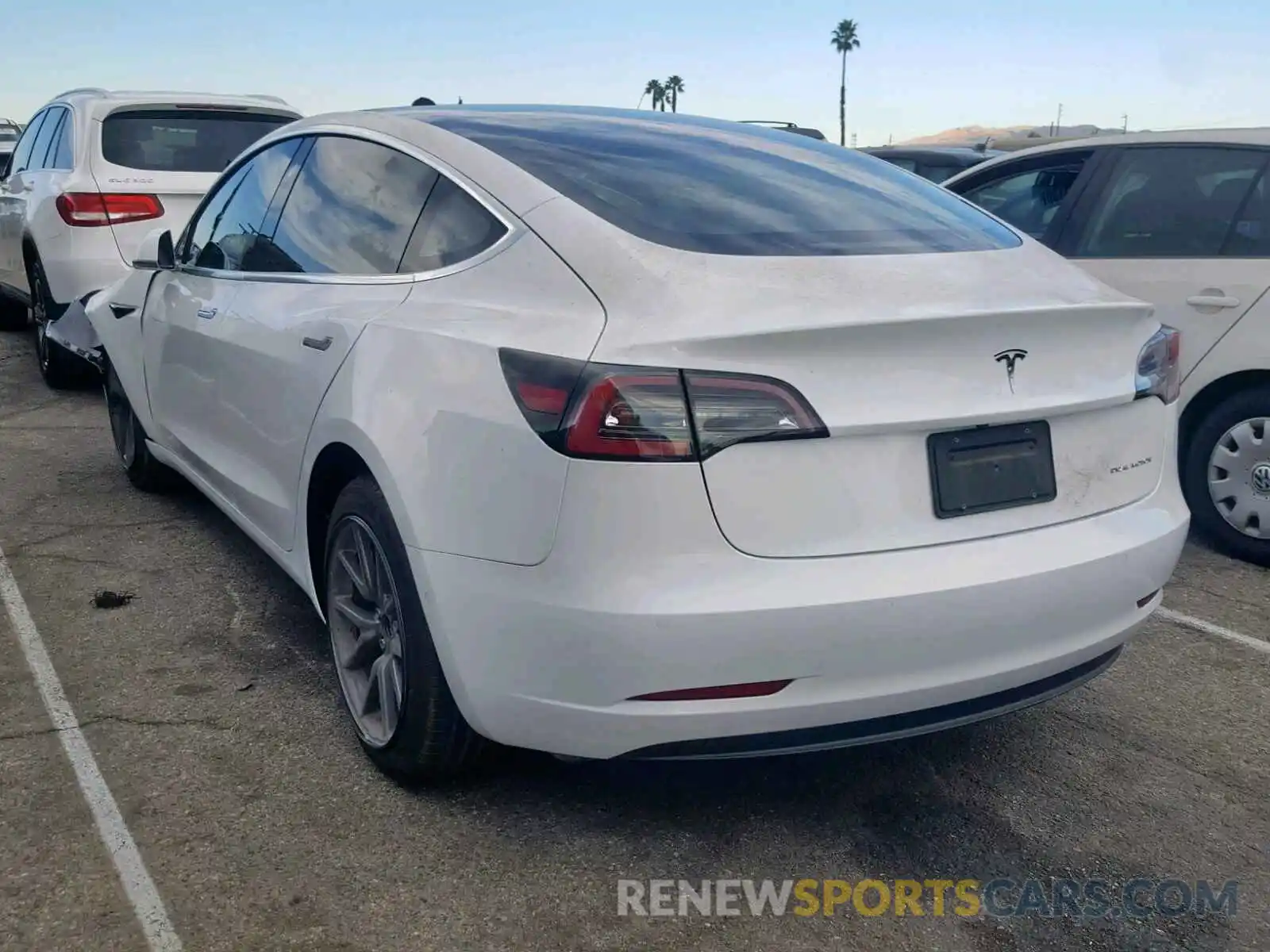 3 Photograph of a damaged car 5YJ3E1EB2KF191553 TESLA MODEL 3 2019