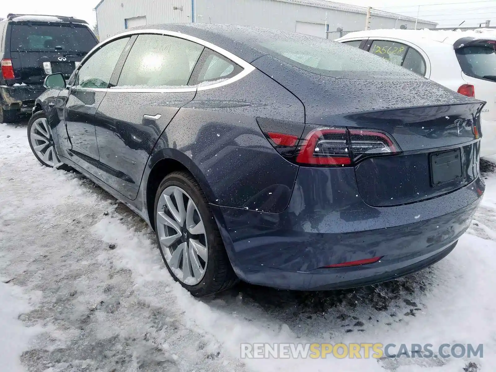 3 Фотография поврежденного автомобиля 5YJ3E1EB2KF195702 TESLA MODEL 3 2019