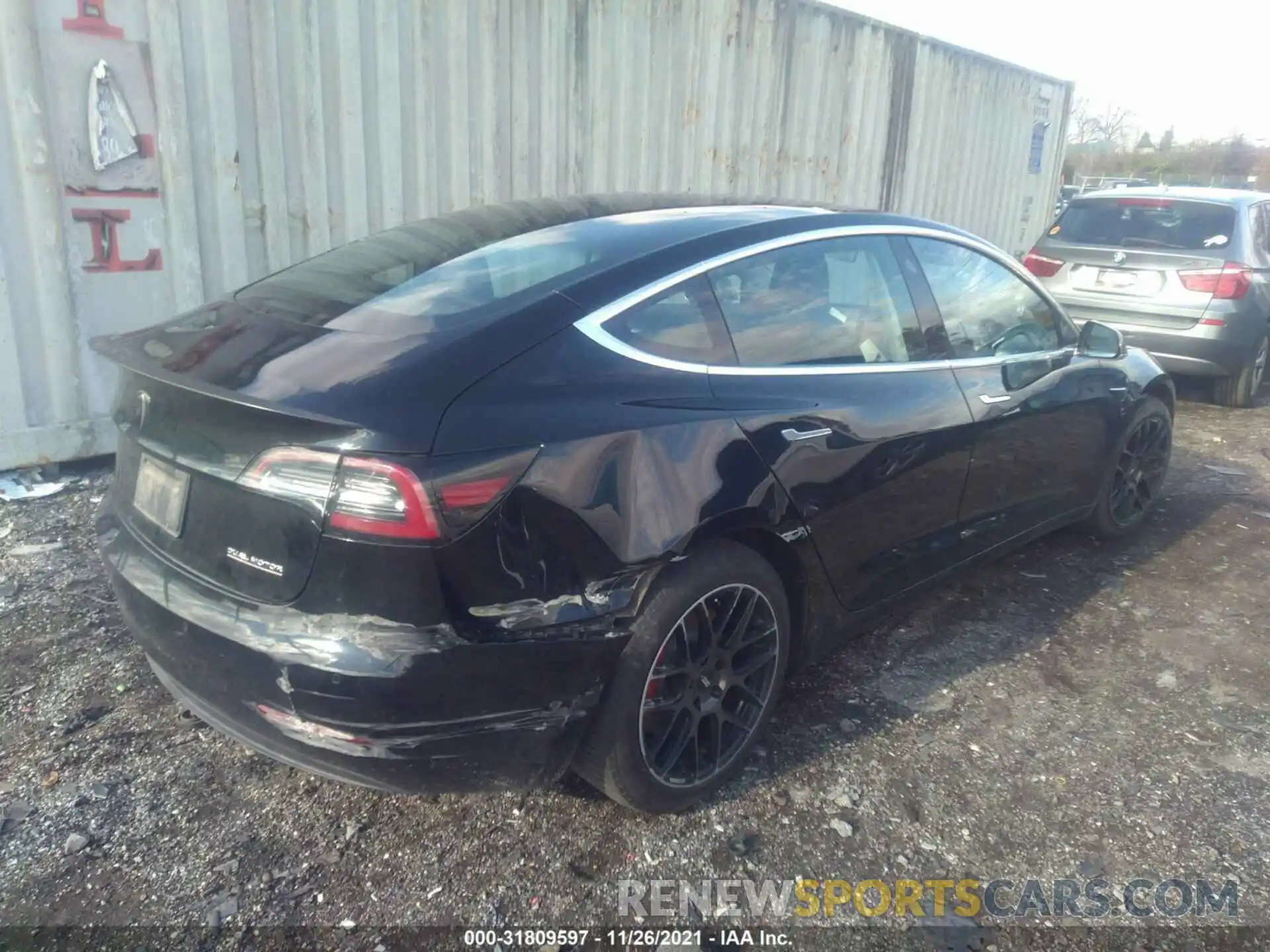 4 Фотография поврежденного автомобиля 5YJ3E1EB2KF213969 TESLA MODEL 3 2019