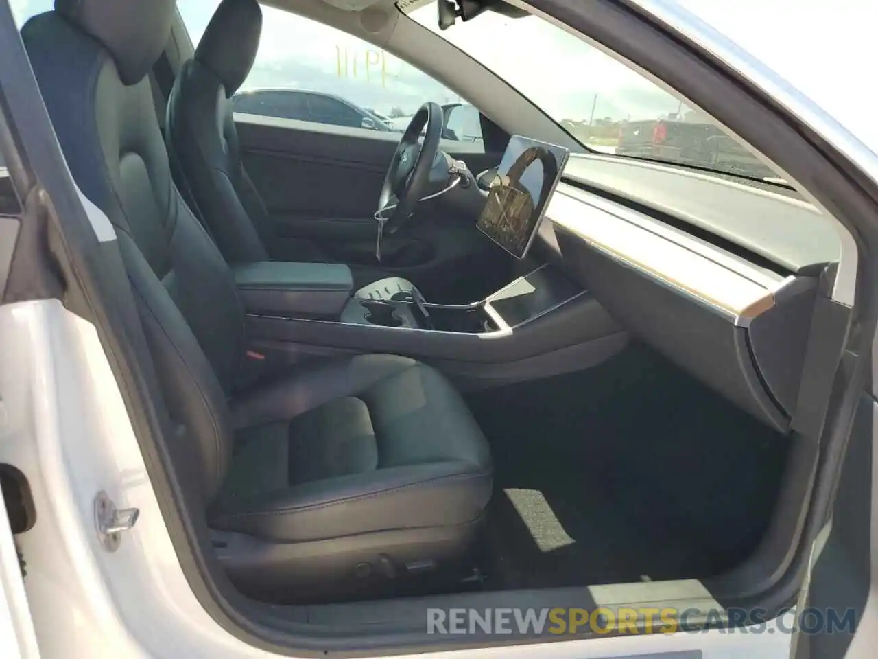 5 Photograph of a damaged car 5YJ3E1EB2KF365105 TESLA MODEL 3 2019