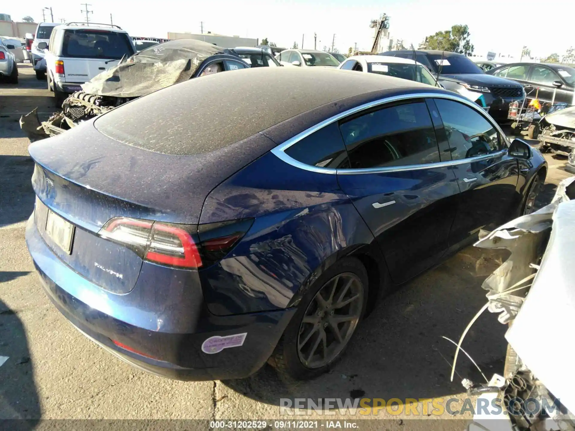 4 Фотография поврежденного автомобиля 5YJ3E1EB2KF385791 TESLA MODEL 3 2019