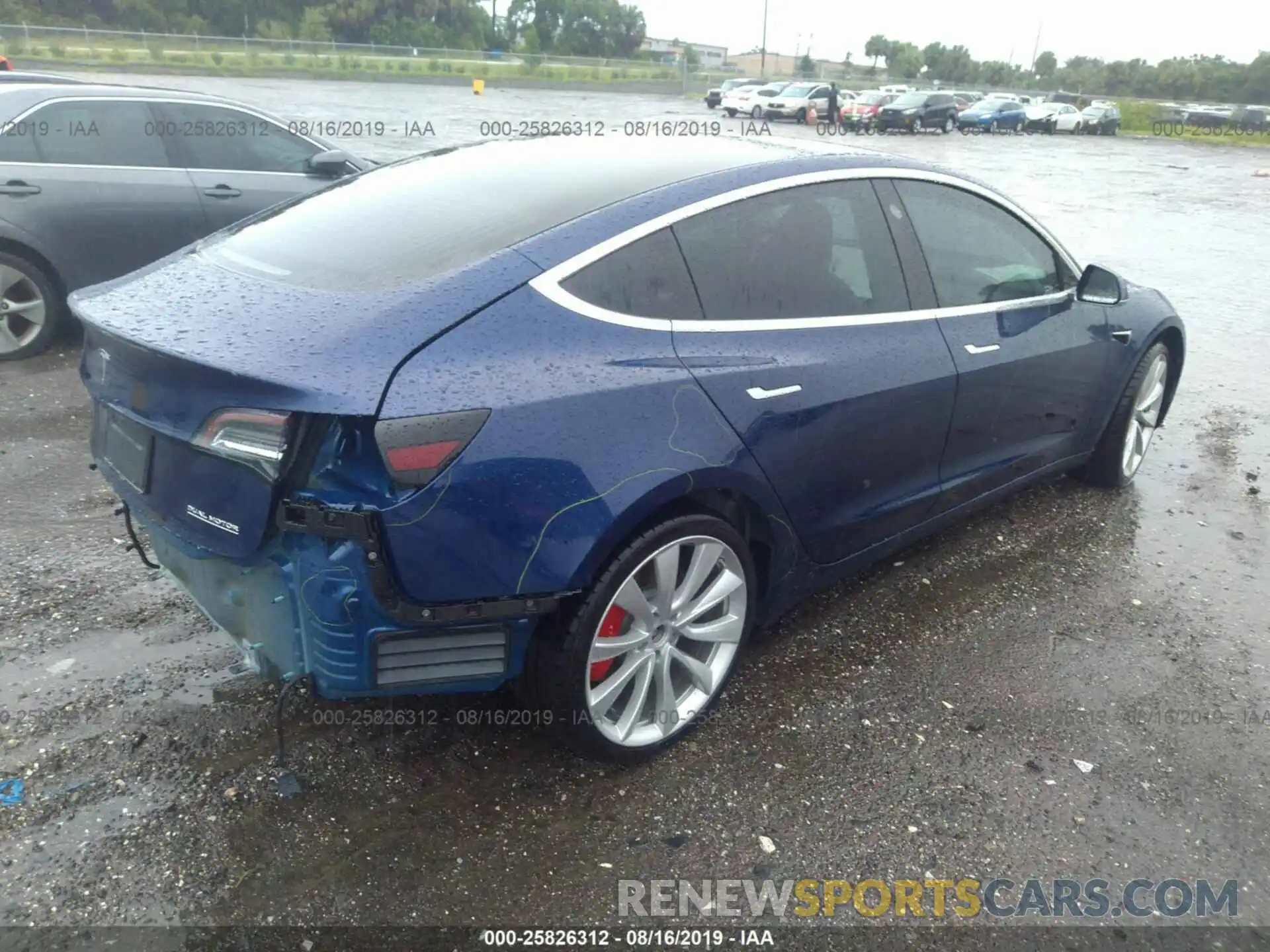 4 Фотография поврежденного автомобиля 5YJ3E1EB2KF393051 TESLA MODEL 3 2019