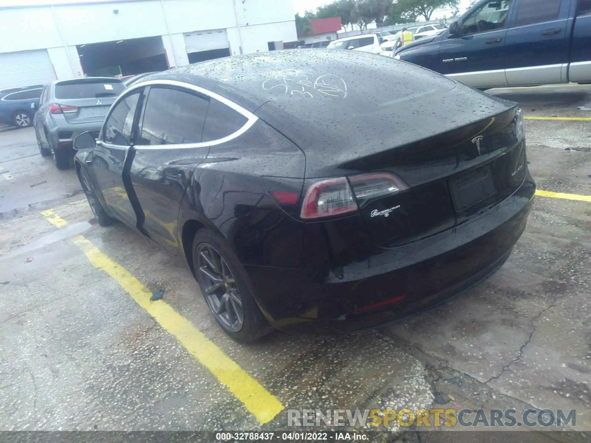 3 Photograph of a damaged car 5YJ3E1EB2KF437257 TESLA MODEL 3 2019