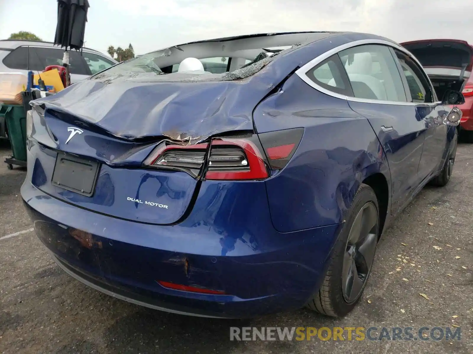 4 Фотография поврежденного автомобиля 5YJ3E1EB2KF454415 TESLA MODEL 3 2019