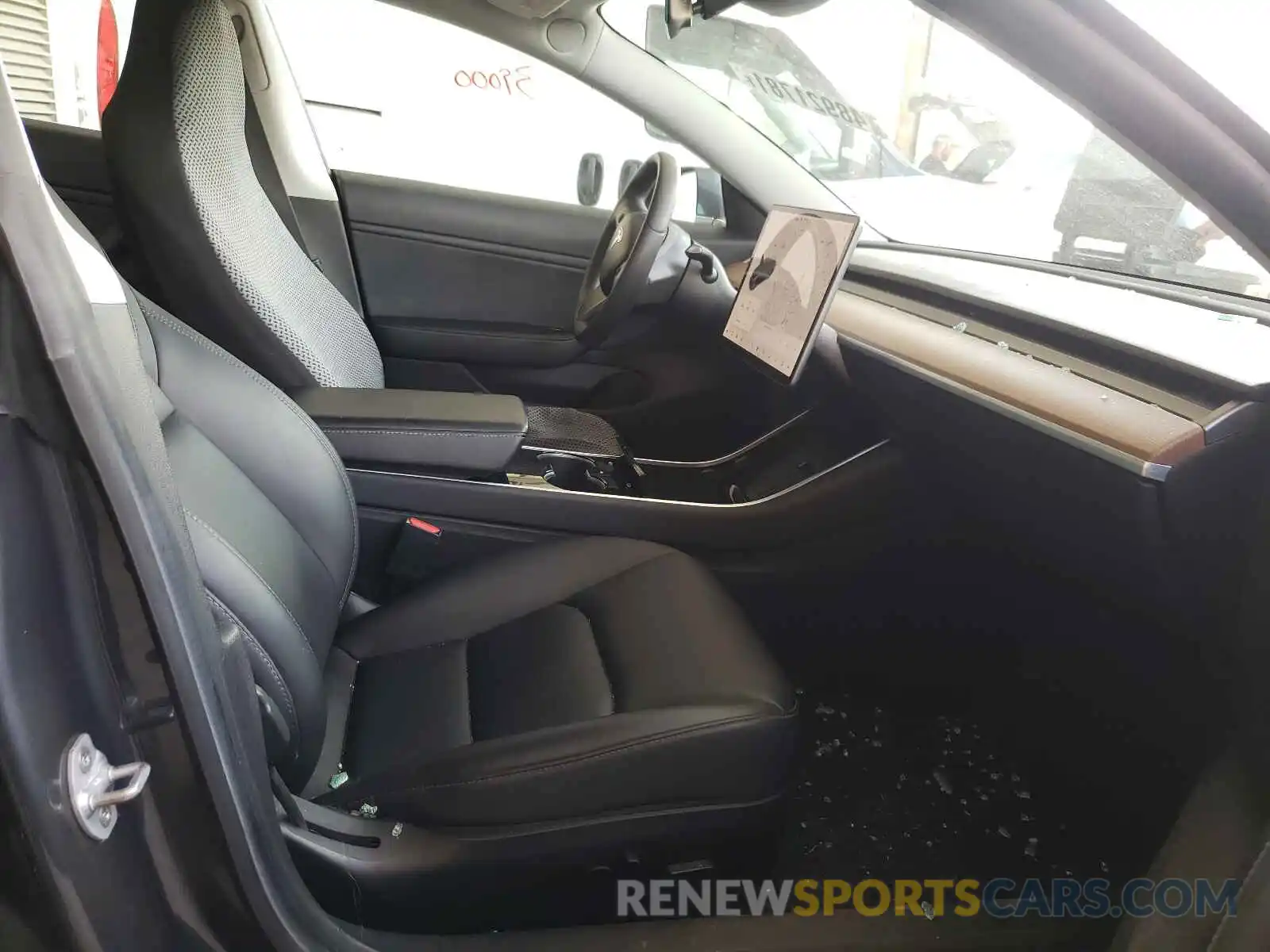 5 Photograph of a damaged car 5YJ3E1EB2KF520736 TESLA MODEL 3 2019