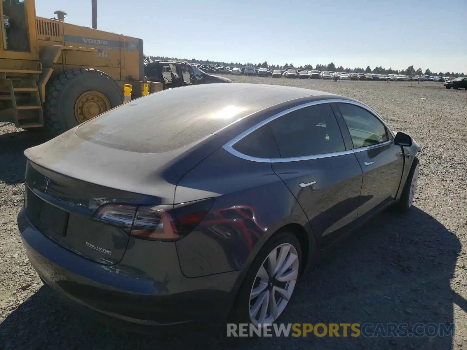 4 Фотография поврежденного автомобиля 5YJ3E1EB2KF530022 TESLA MODEL 3 2019