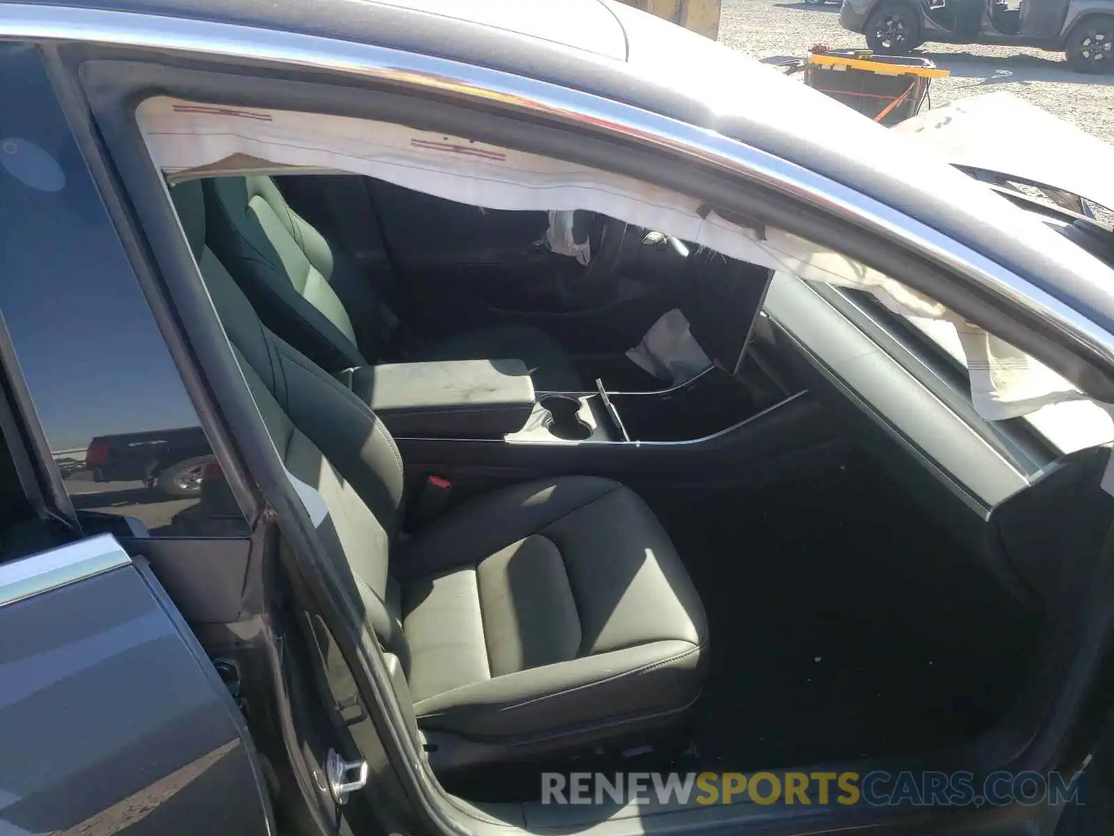 5 Photograph of a damaged car 5YJ3E1EB2KF530022 TESLA MODEL 3 2019