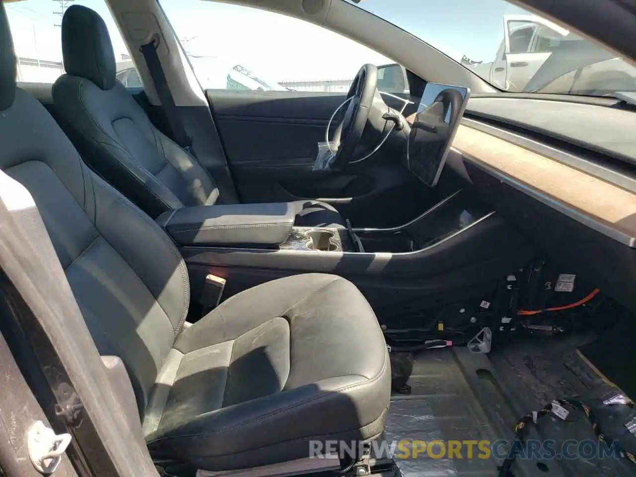 5 Photograph of a damaged car 5YJ3E1EB2KF530148 TESLA MODEL 3 2019