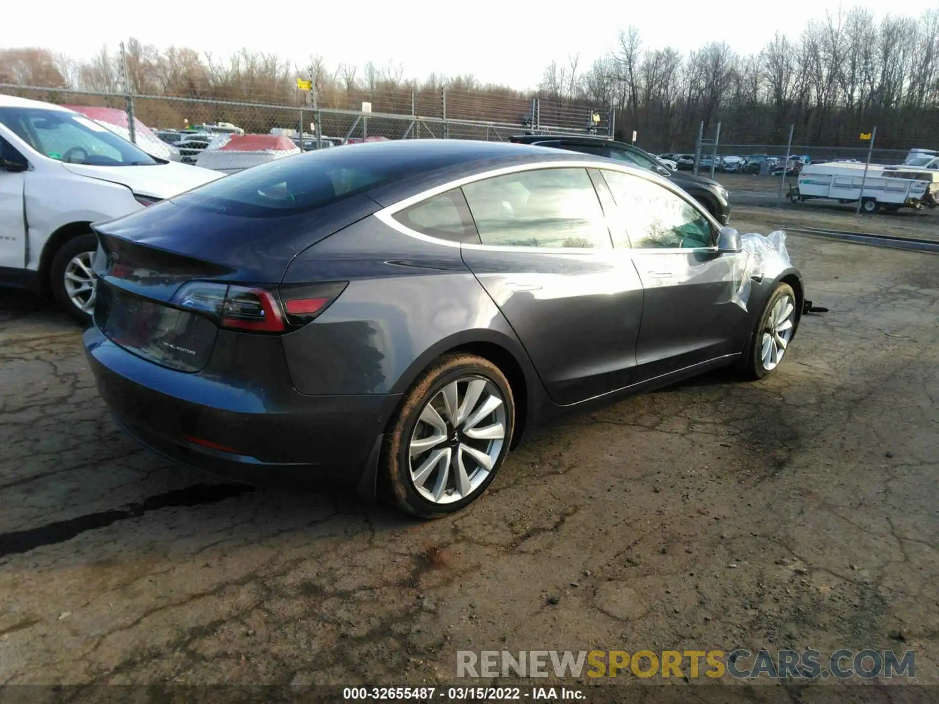 4 Photograph of a damaged car 5YJ3E1EB3KF192159 TESLA MODEL 3 2019