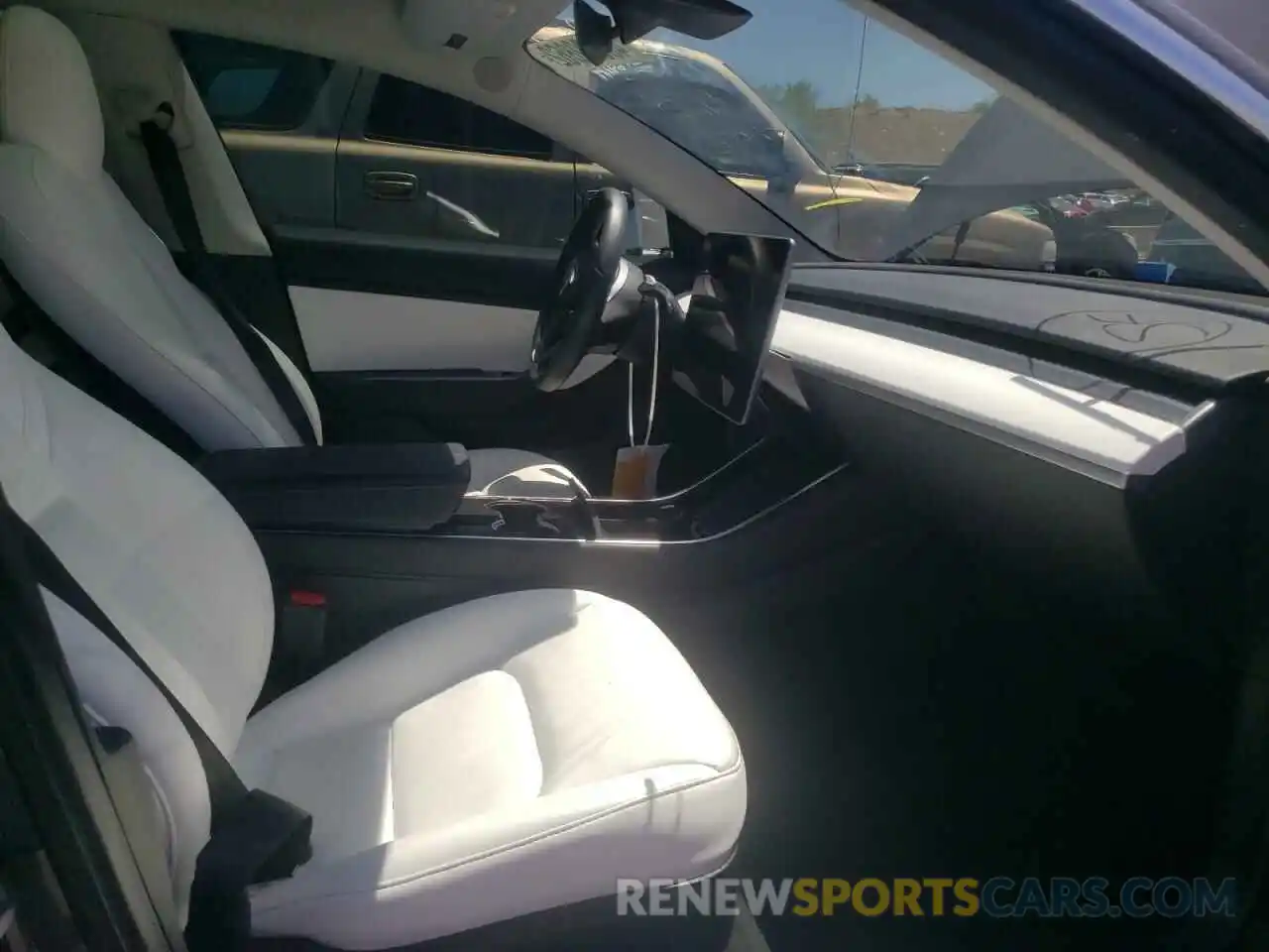 5 Photograph of a damaged car 5YJ3E1EB3KF195742 TESLA MODEL 3 2019