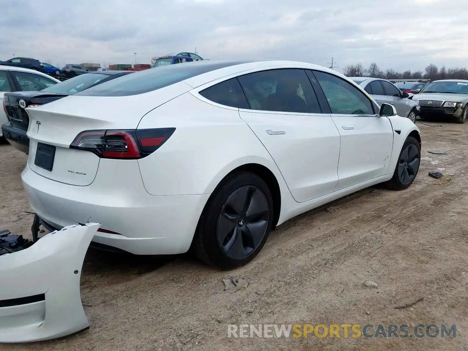 4 Фотография поврежденного автомобиля 5YJ3E1EB3KF211731 TESLA MODEL 3 2019