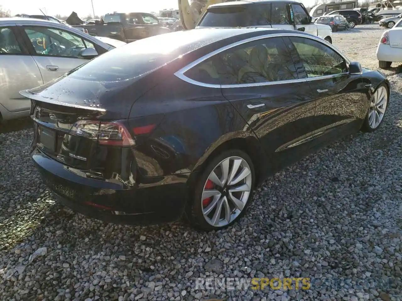 4 Фотография поврежденного автомобиля 5YJ3E1EB3KF231736 TESLA MODEL 3 2019