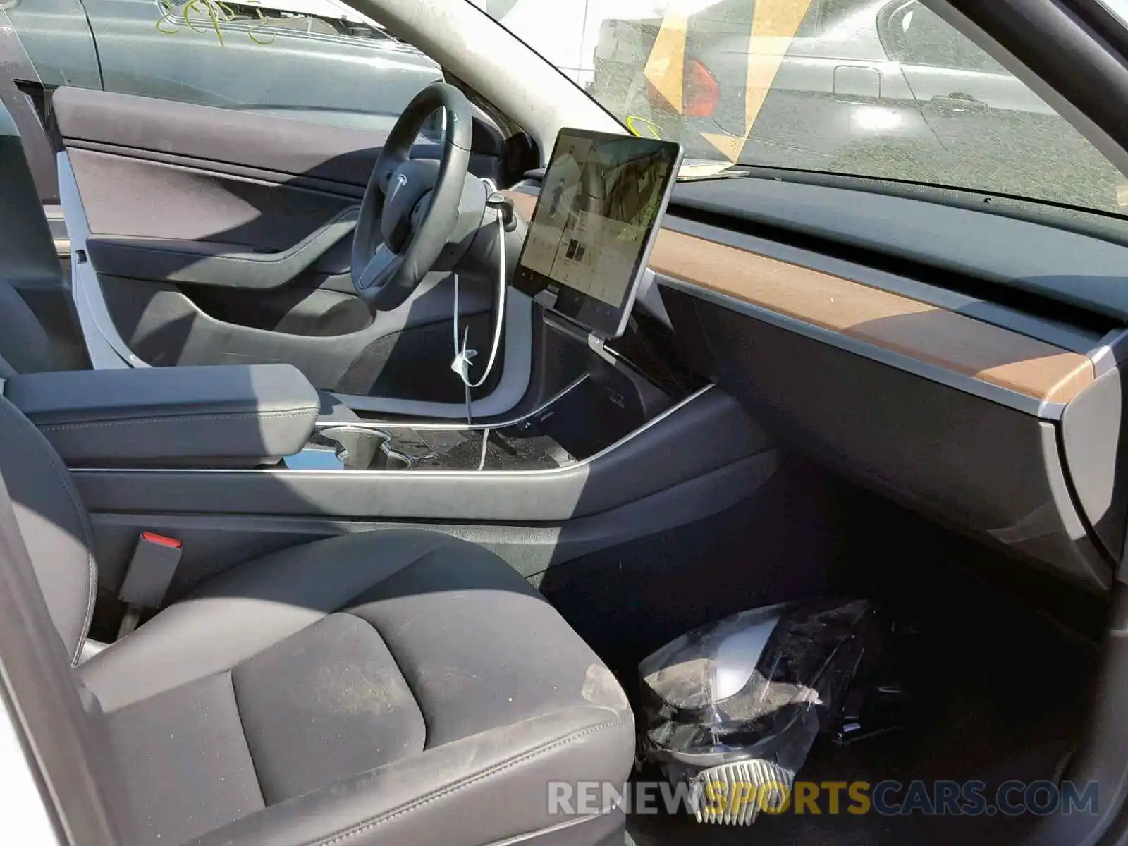 5 Photograph of a damaged car 5YJ3E1EB3KF365128 TESLA MODEL 3 2019