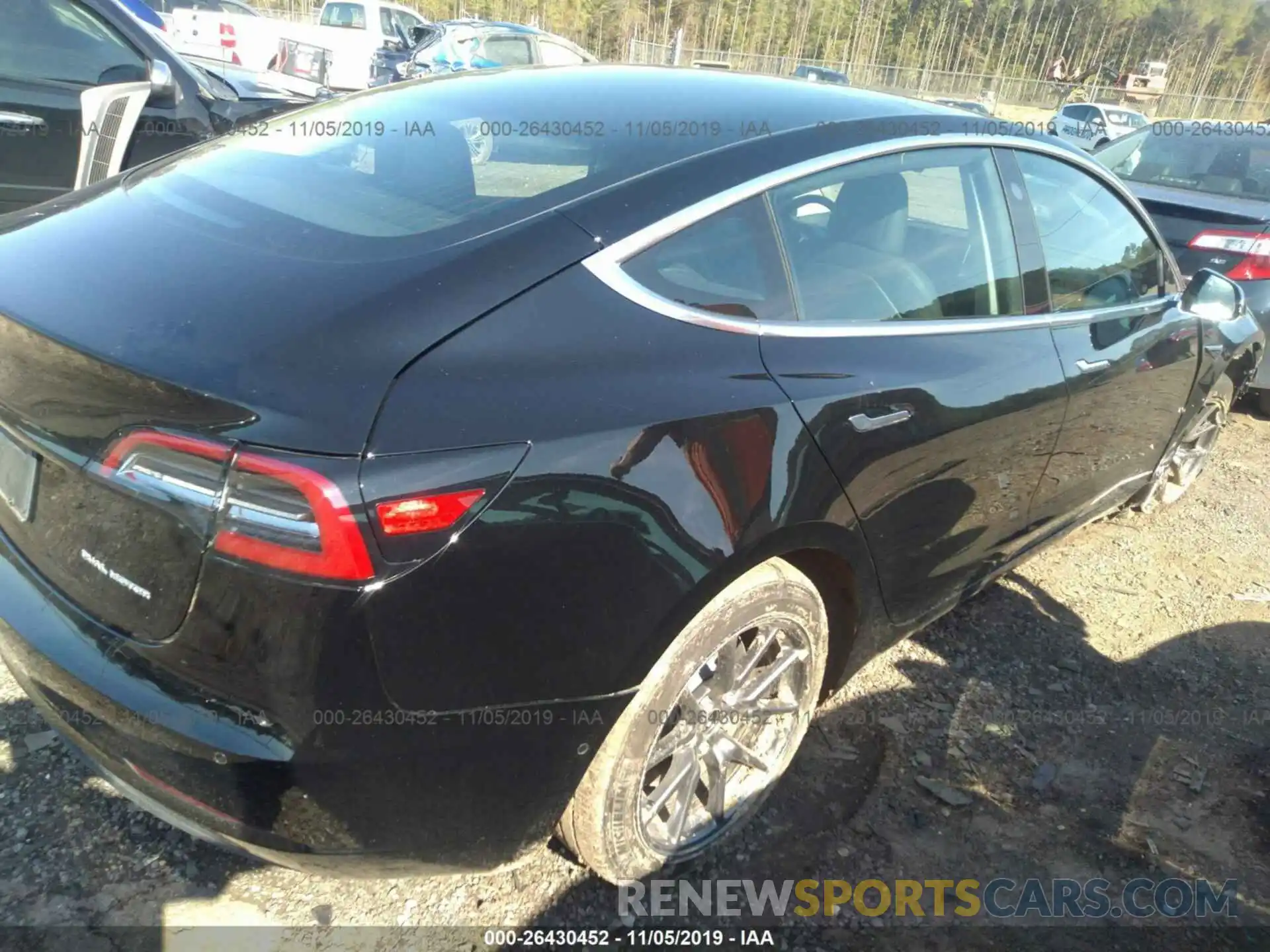 4 Фотография поврежденного автомобиля 5YJ3E1EB3KF384634 TESLA MODEL 3 2019