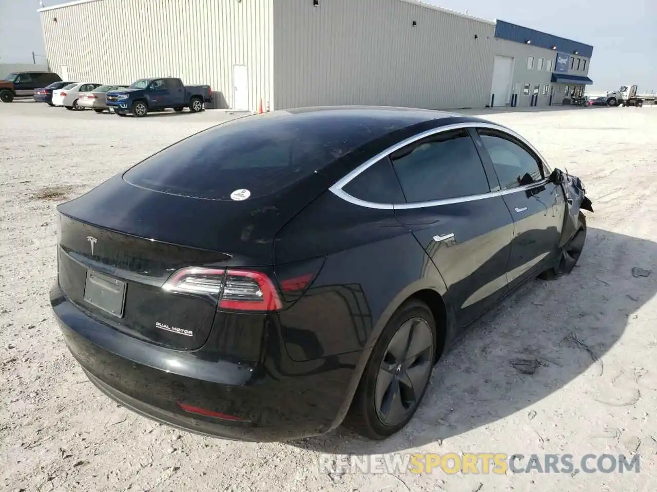 4 Фотография поврежденного автомобиля 5YJ3E1EB3KF390658 TESLA MODEL 3 2019