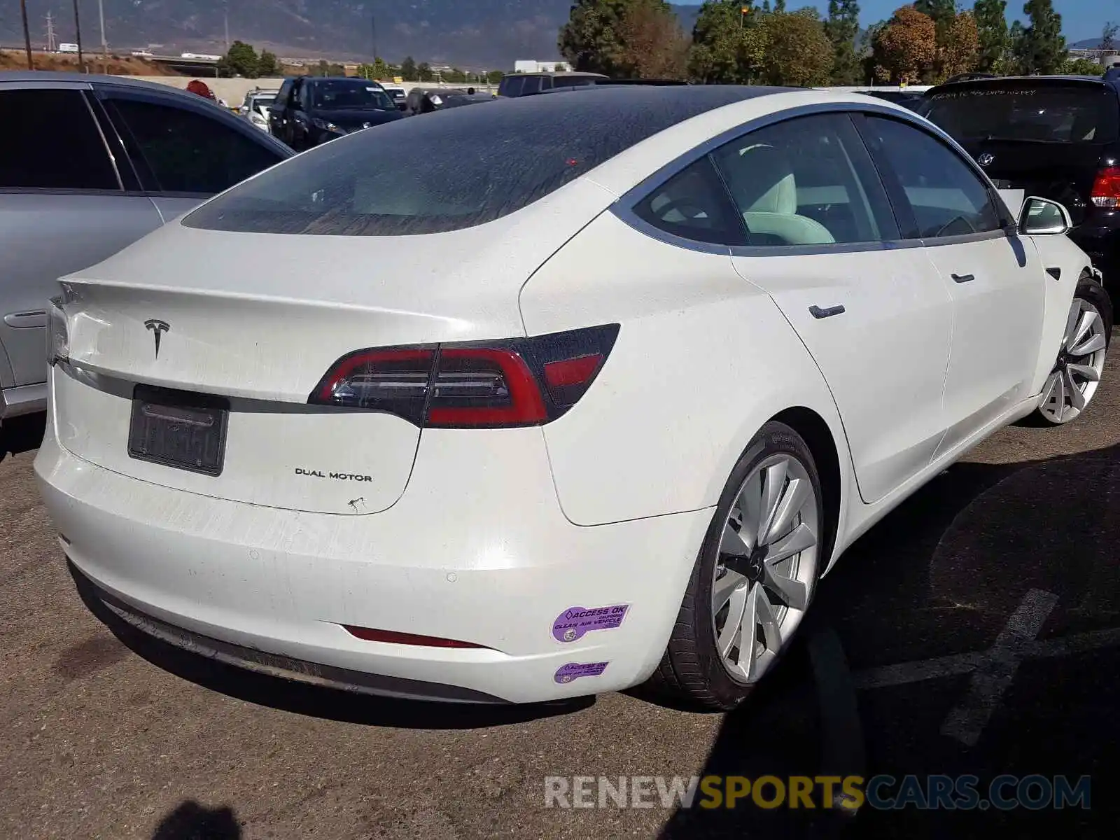 4 Photograph of a damaged car 5YJ3E1EB3KF392491 TESLA MODEL 3 2019