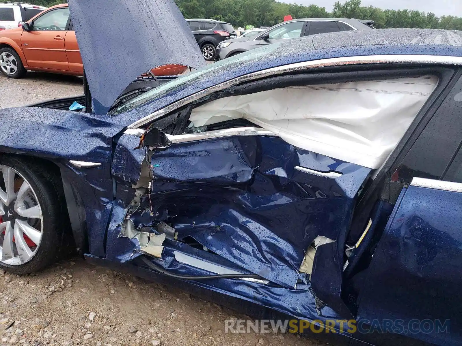 10 Photograph of a damaged car 5YJ3E1EB3KF393088 TESLA MODEL 3 2019