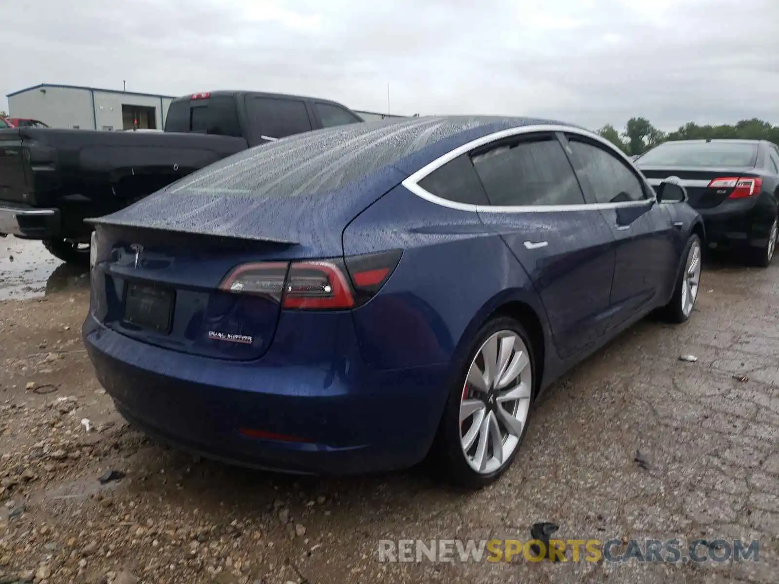 4 Фотография поврежденного автомобиля 5YJ3E1EB3KF393088 TESLA MODEL 3 2019