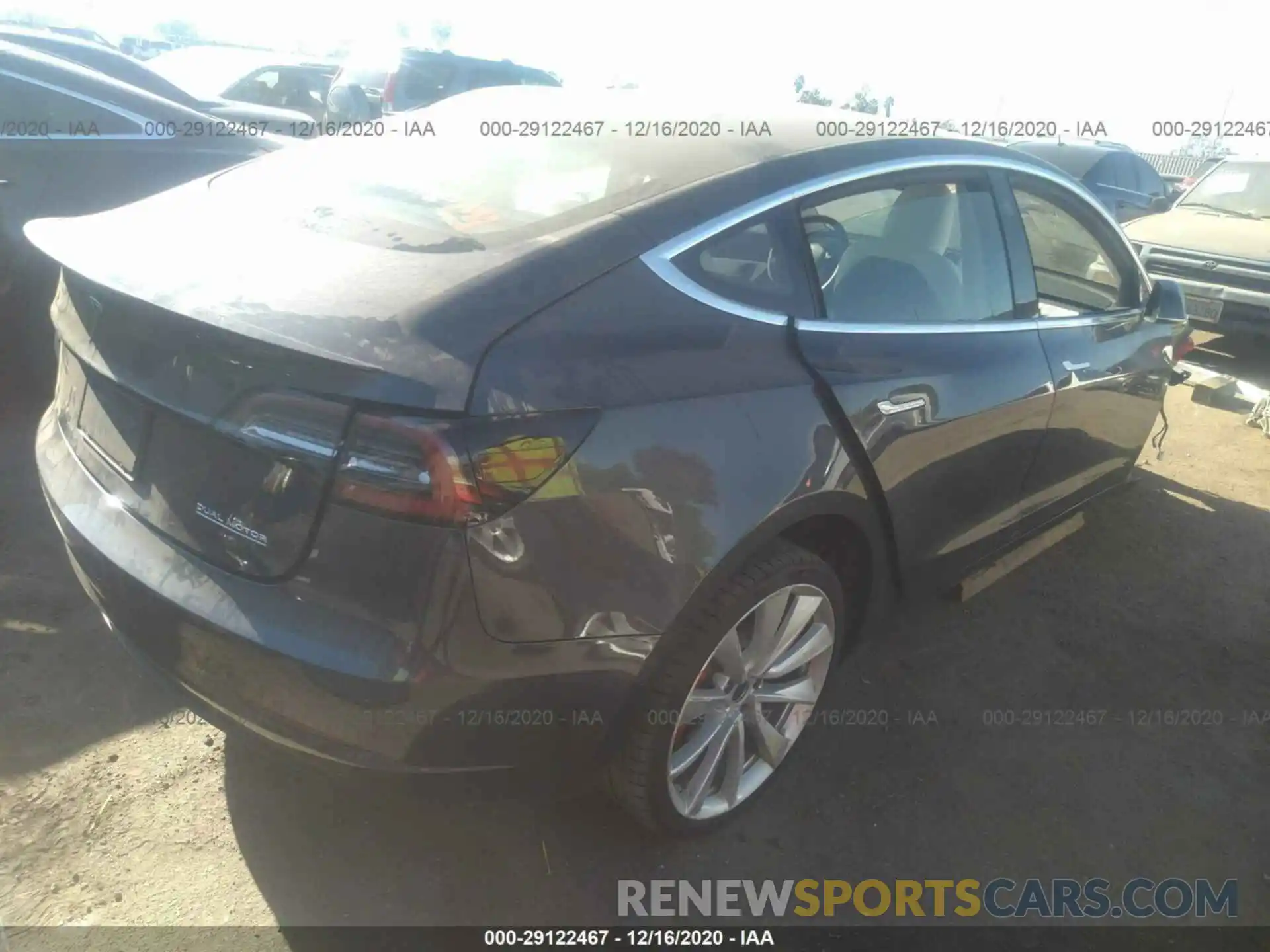 4 Photograph of a damaged car 5YJ3E1EB3KF393639 TESLA MODEL 3 2019