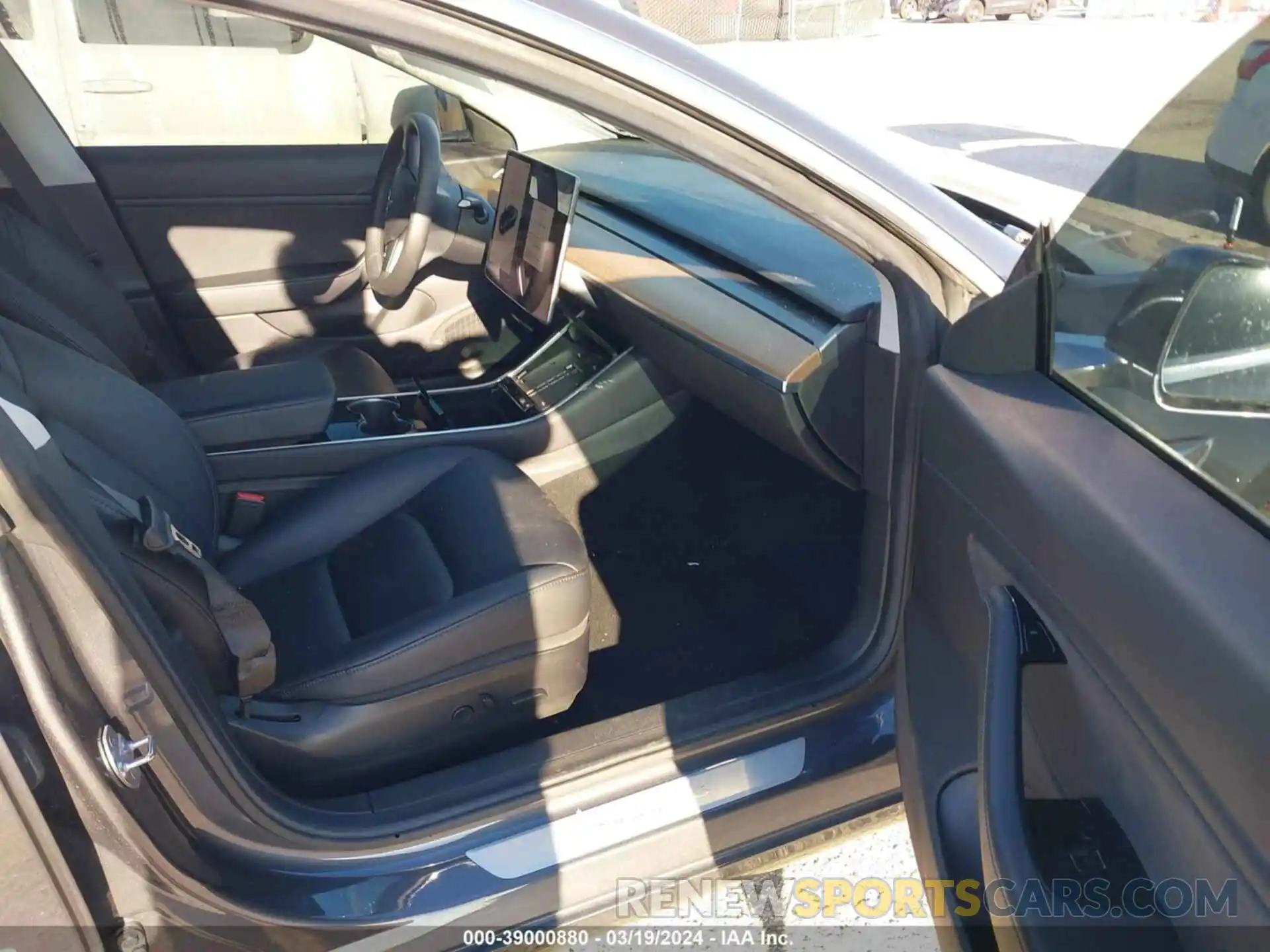 5 Photograph of a damaged car 5YJ3E1EB3KF413386 TESLA MODEL 3 2019